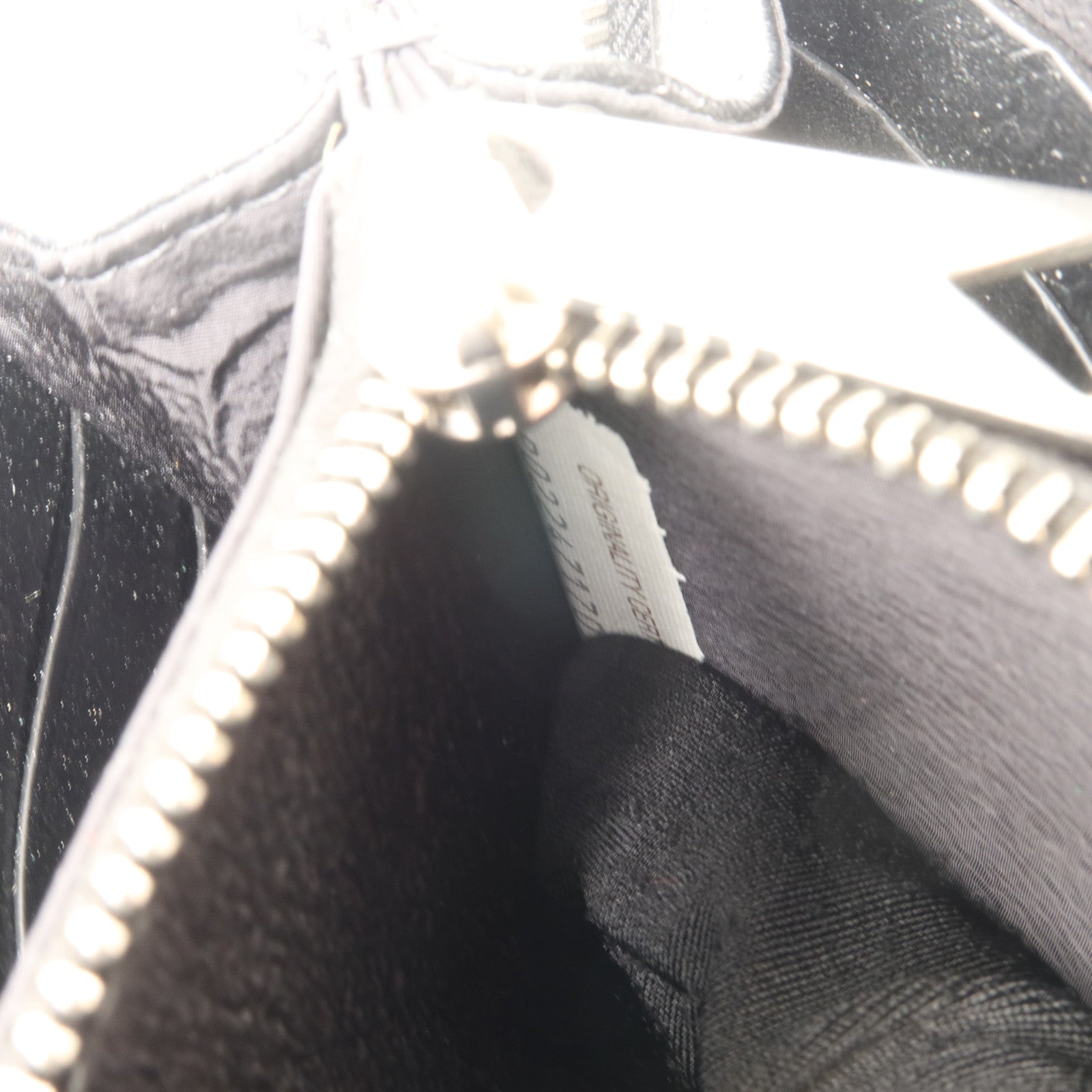 BOTTEGA VENETA 牛皮皮革Zipper Long Wallet銀扣長錢包