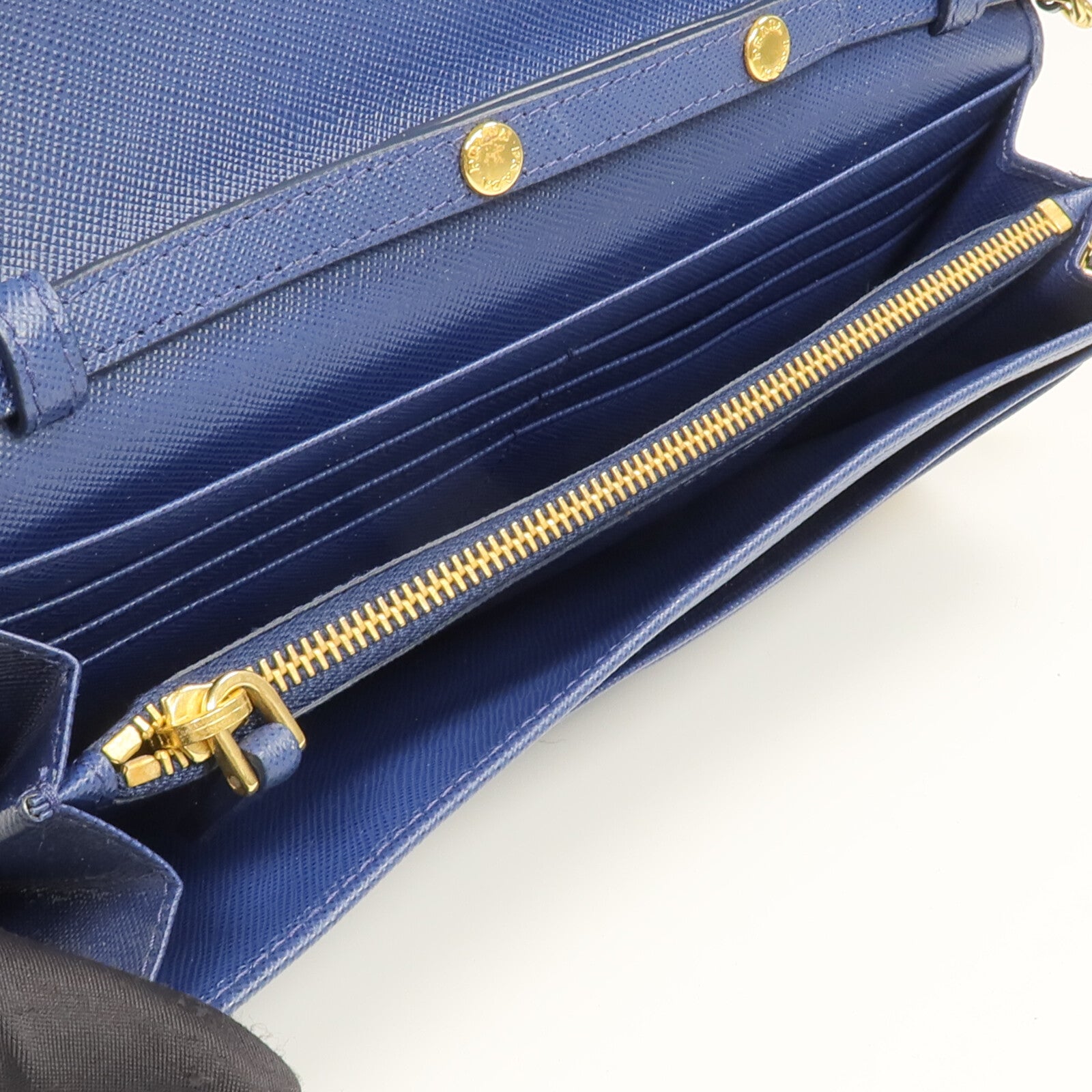 PRADA Saffiano皮革Wallet On Chain金扣鏈帶肩背袋