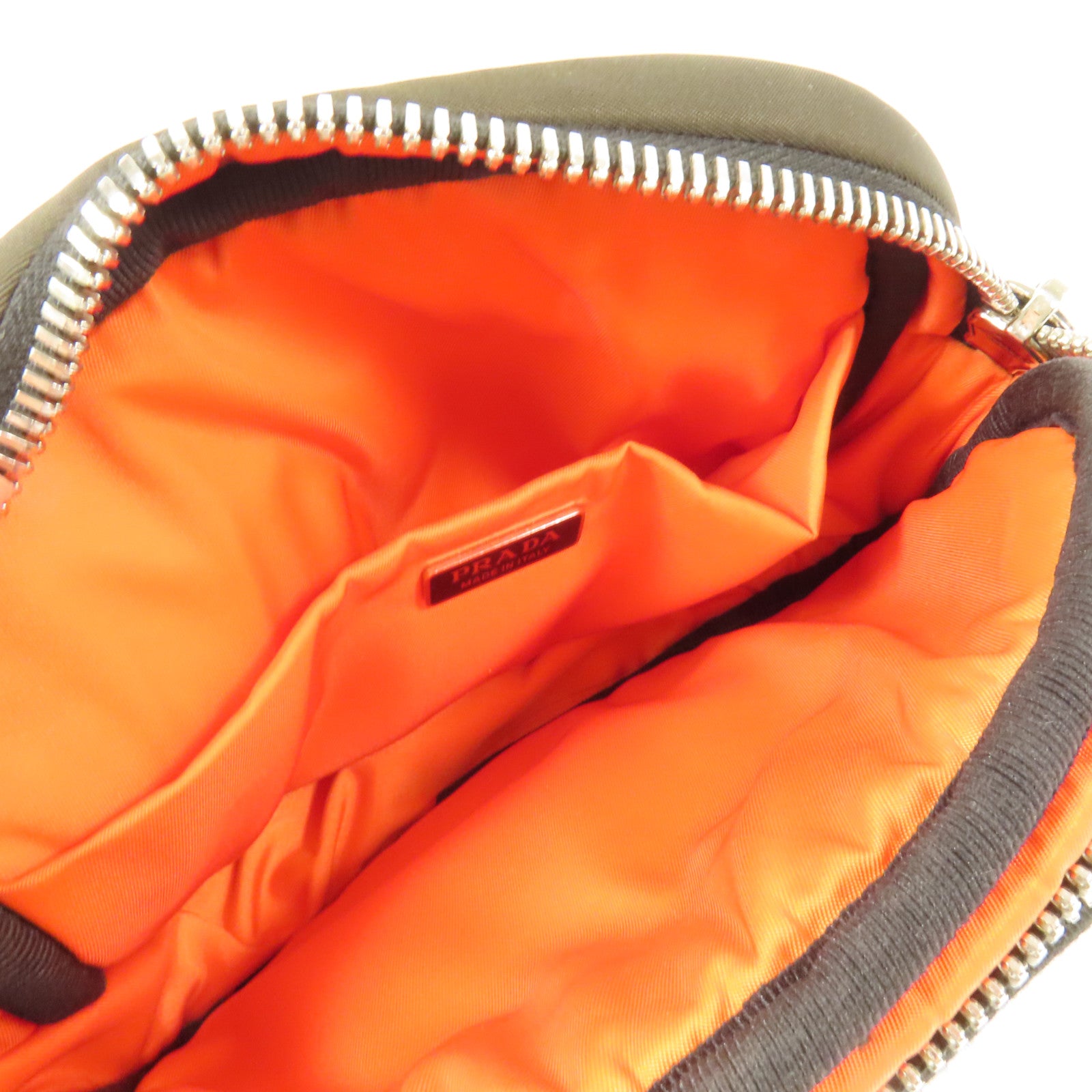 PRADA 尼龍Pouch銀扣手拿包