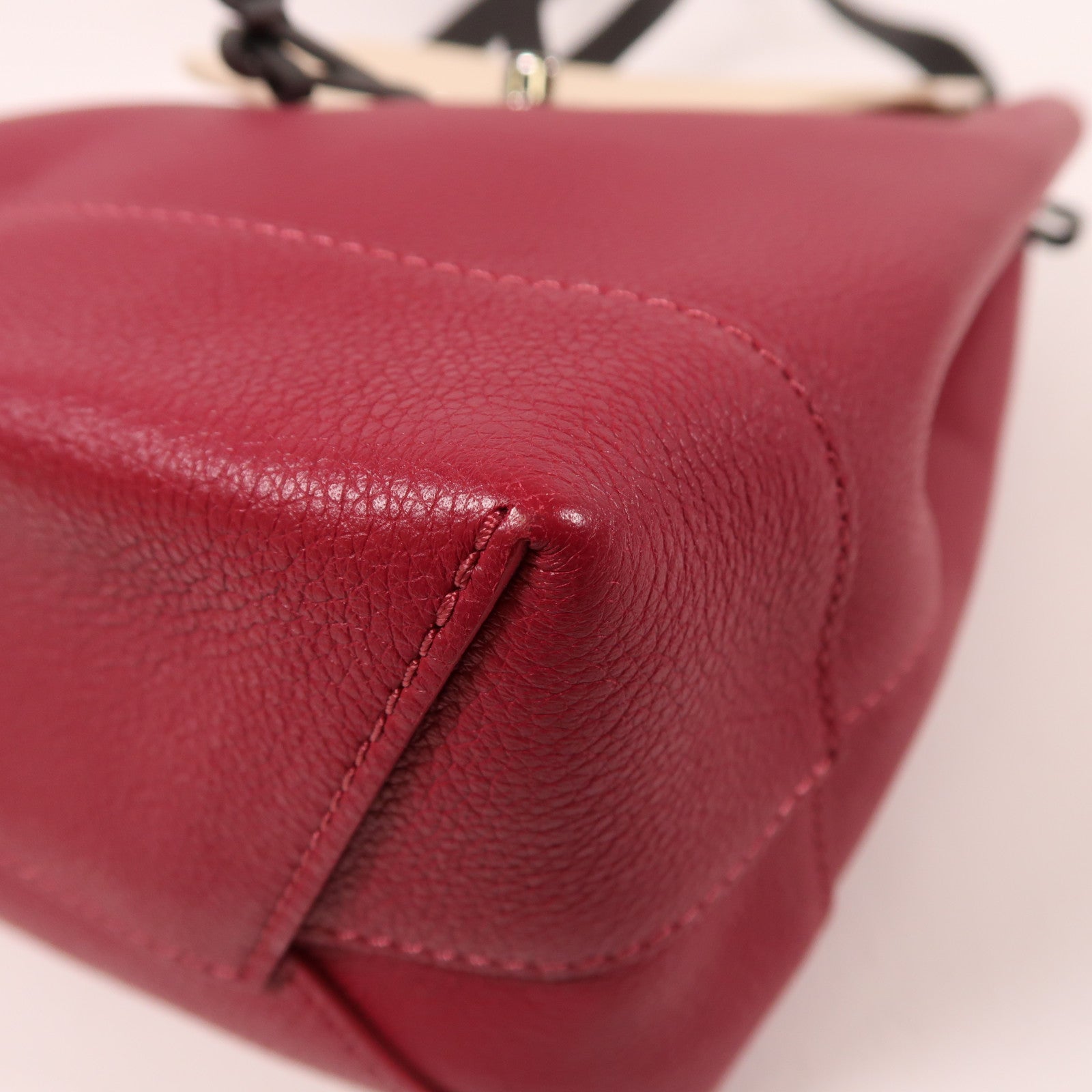 LOUIS VUITTON 皮革Lockme銀扣背包米色/紅色