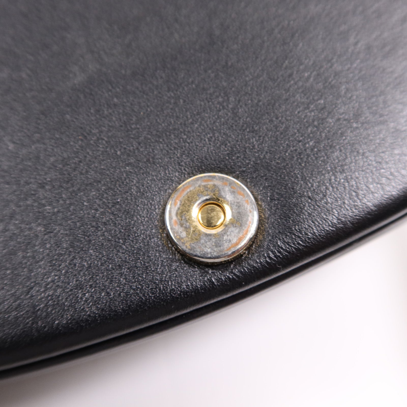 Dior 【激減優惠】牛皮皮革Bobby Bag Medium金扣肩背袋