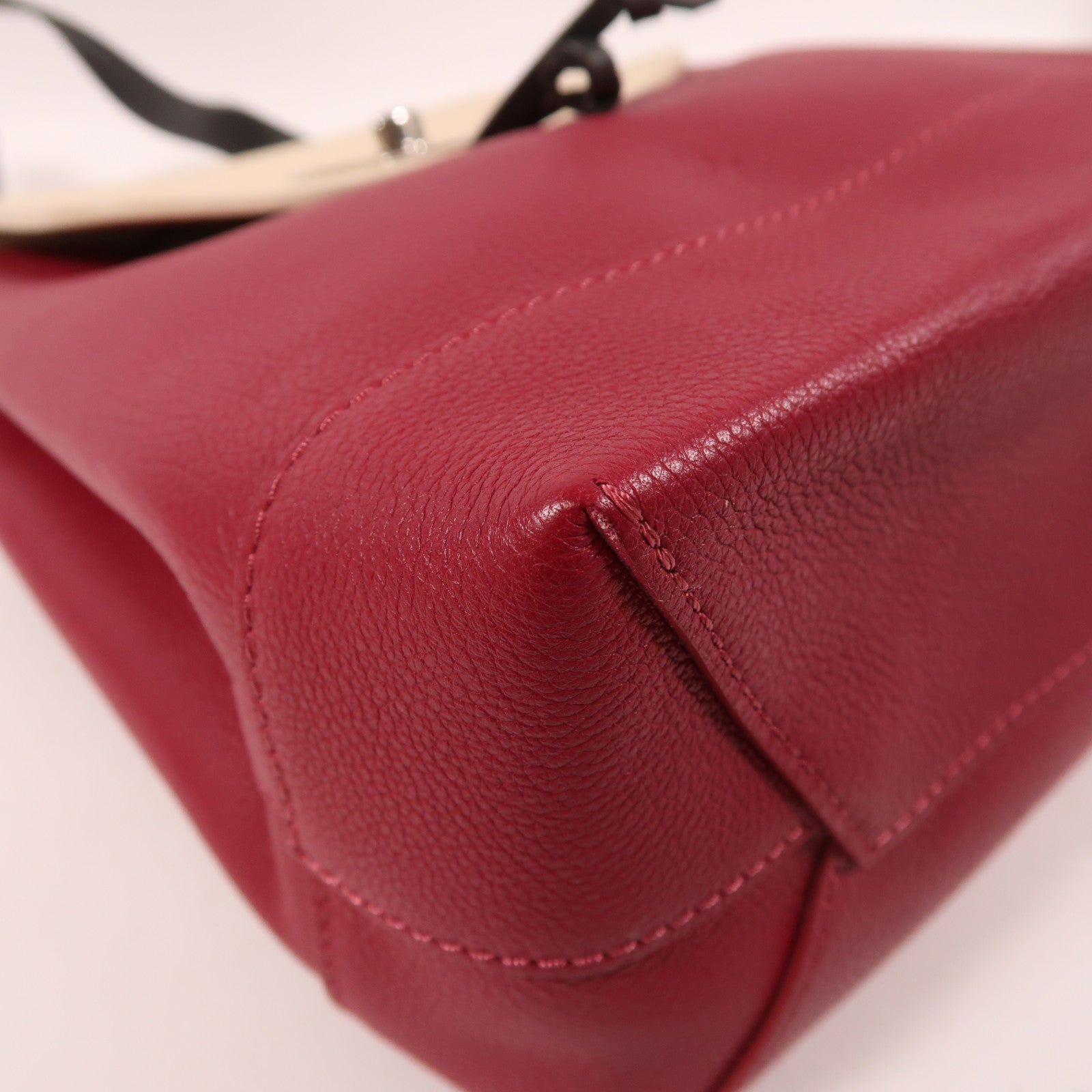 LOUIS VUITTON 皮革Lockme銀扣背包米色/紅色
