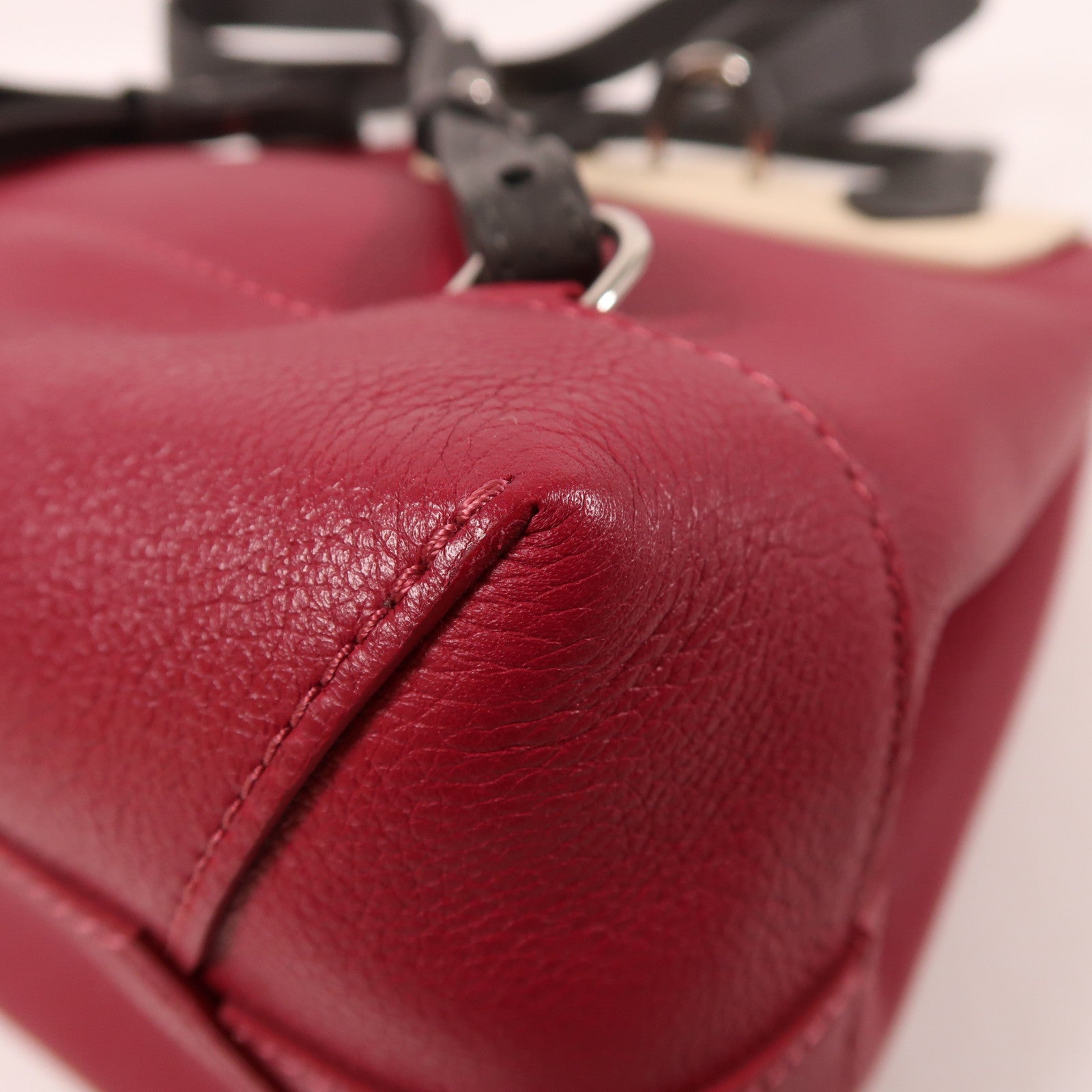 LOUIS VUITTON 皮革Lockme銀扣背包米色/紅色