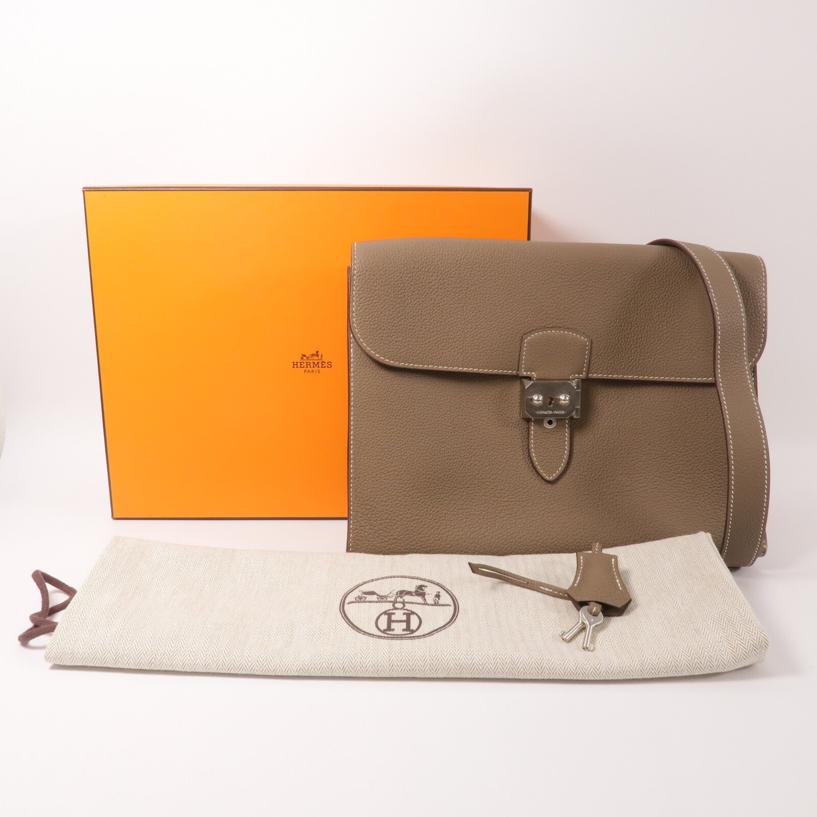 HERMES Togo皮革Depeches 29 Messenger肩背袋Etoupe