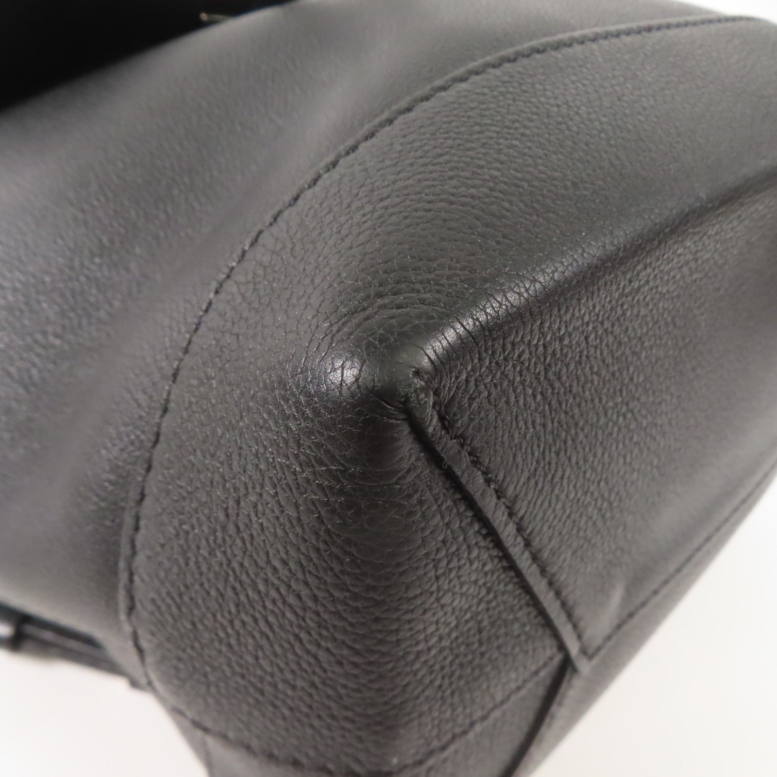 LOUIS VUITTON LV SHW Lock Me Backpack M41815 Calfskin Leather Black Noir