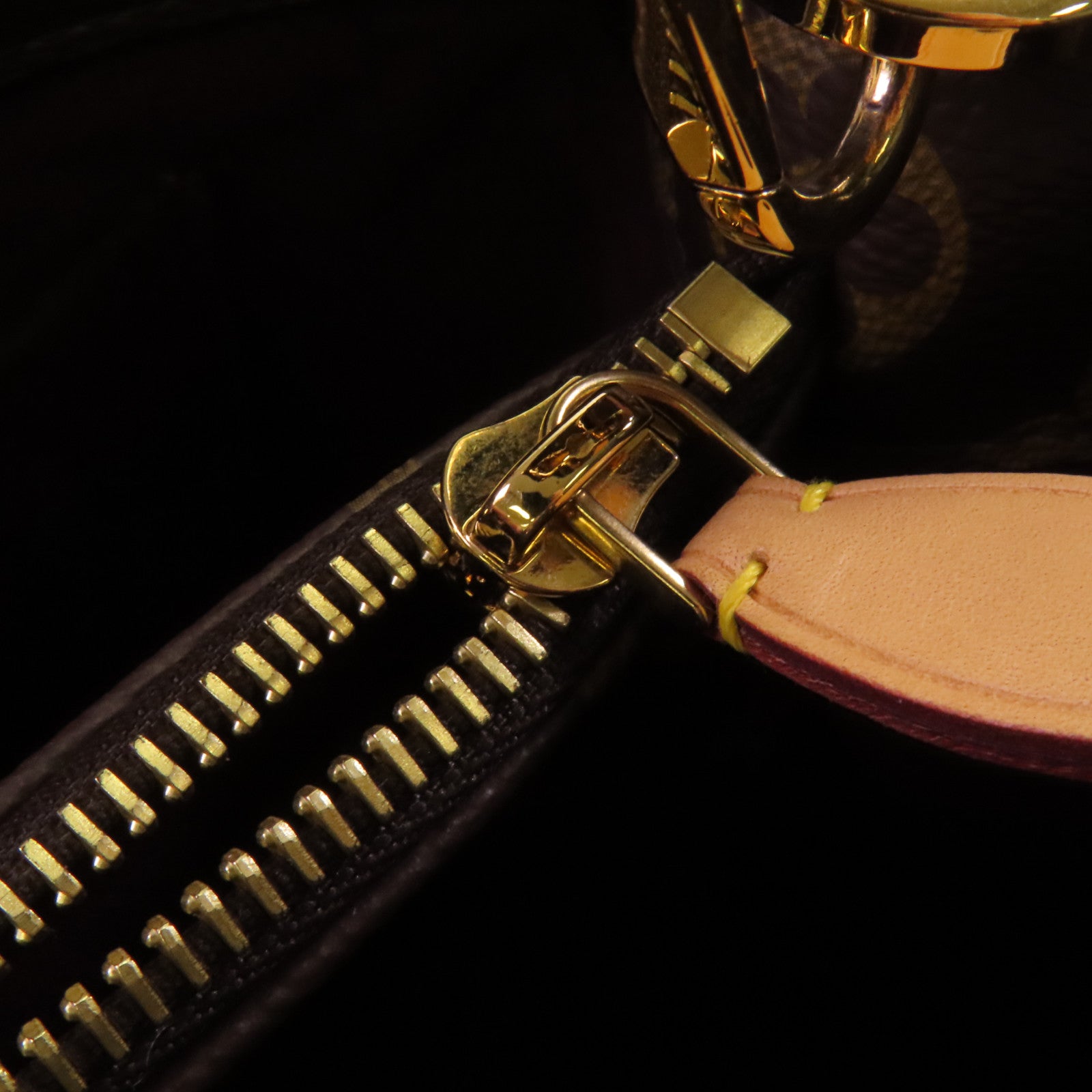 LOUIS VUITTON Monogram Montaigne BB金扣手挽肩背兩用袋