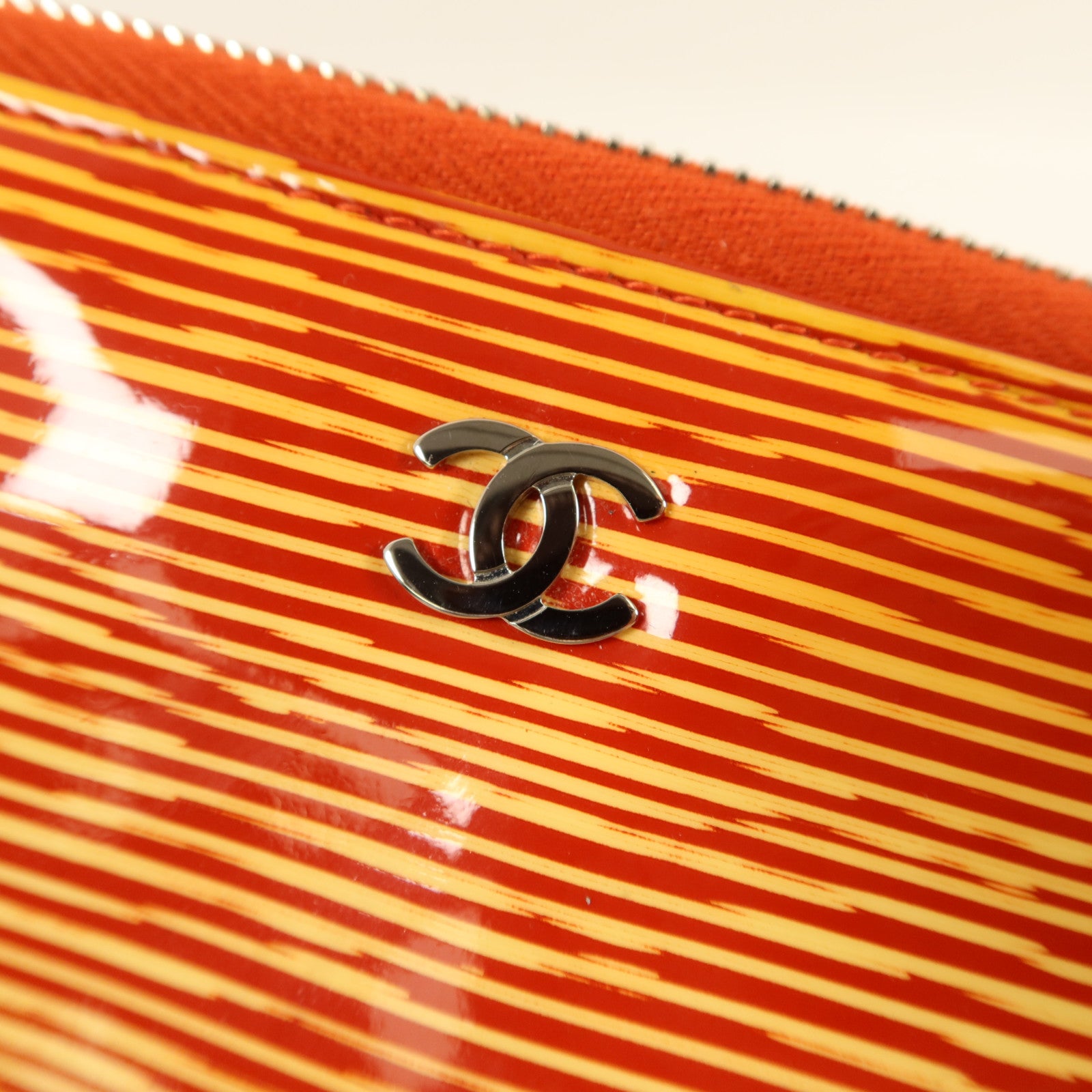 CHANEL 漆皮皮革Long Round Wallet銀扣長錢包