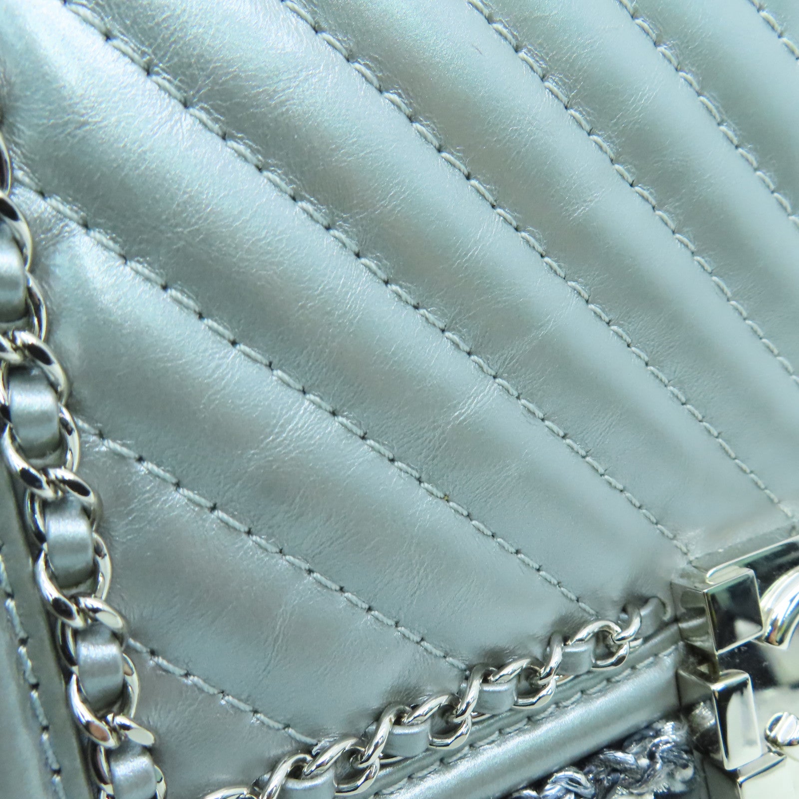 CHANEL 牛皮皮革Boy 25 Chain Shoulder鏈條銀扣肩背袋灰色