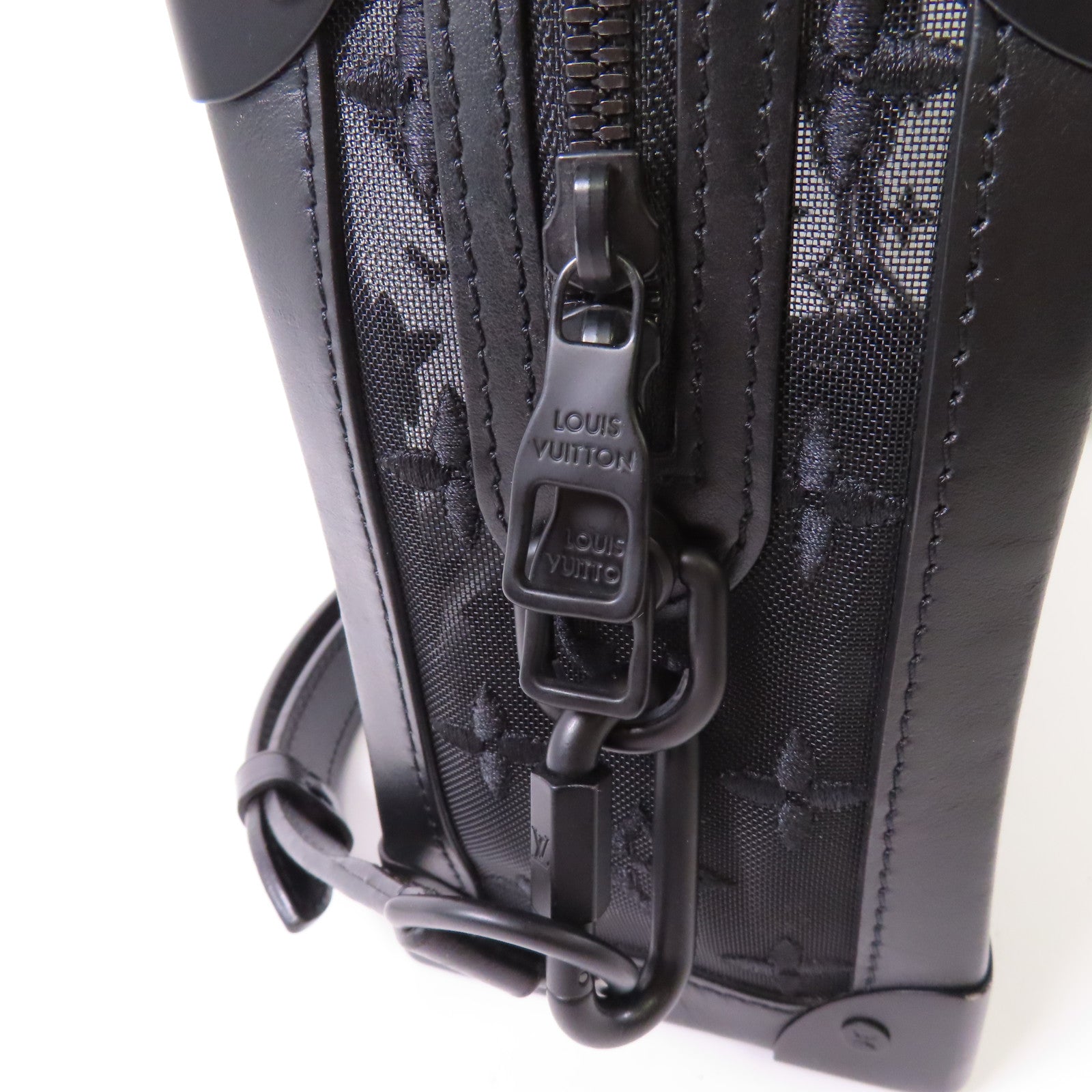 LOUIS VUITTON Monogram Embroidery Soft Trunk肩背袋