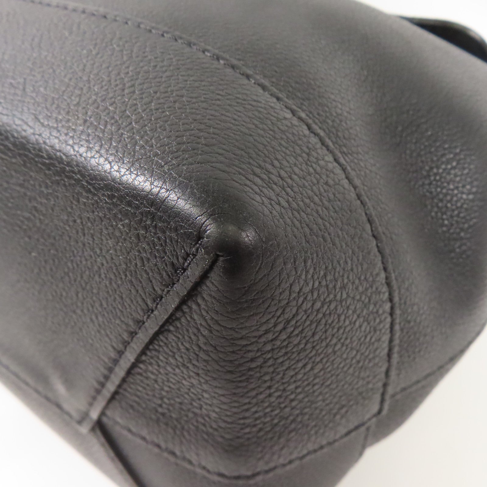 LOUIS VUITTON LV SHW Lock Me Backpack M41815 Calfskin Leather Black Noir