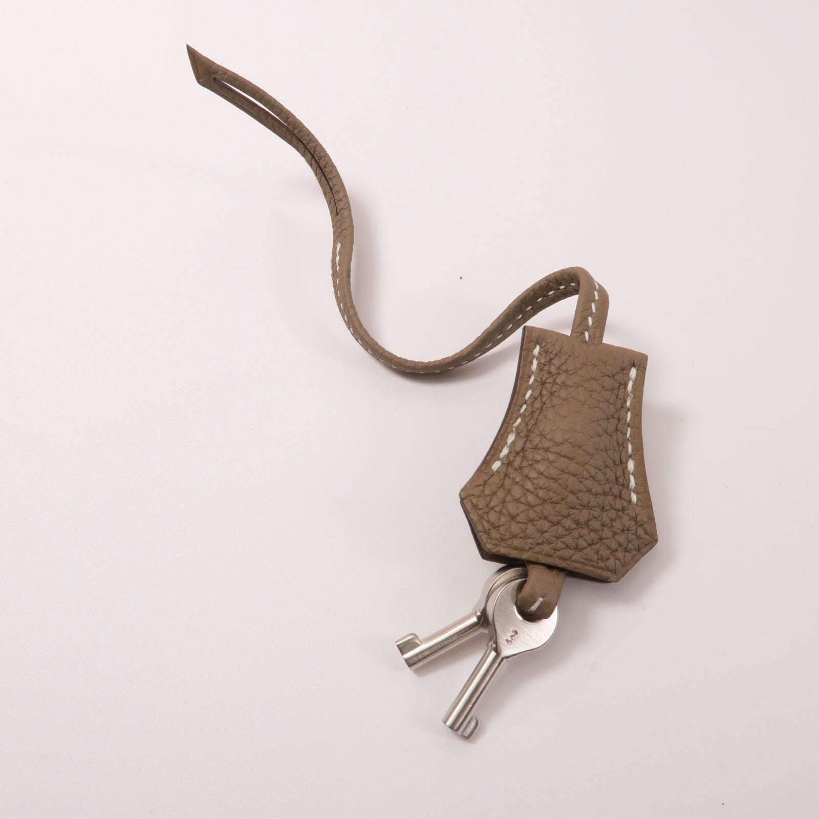 HERMES Togo皮革Depeches 29 Messenger肩背袋Etoupe