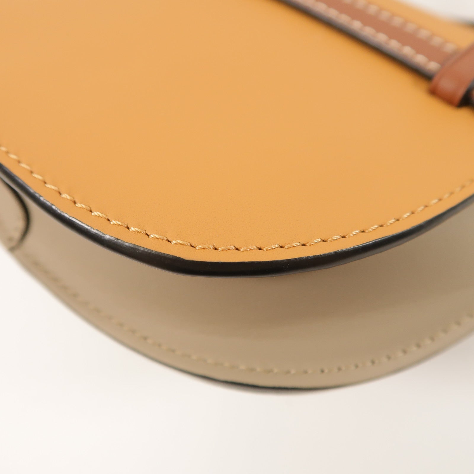LOEWE 牛皮皮革Mini Gate肩背袋