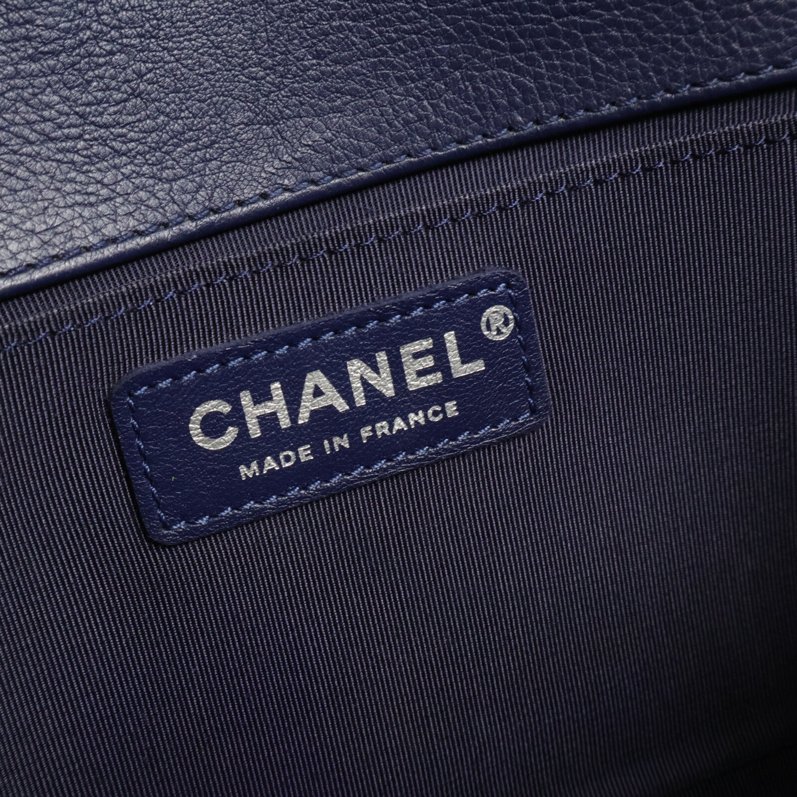 CHANEL 牛皮皮革Boy 25鏈帶肩背袋
