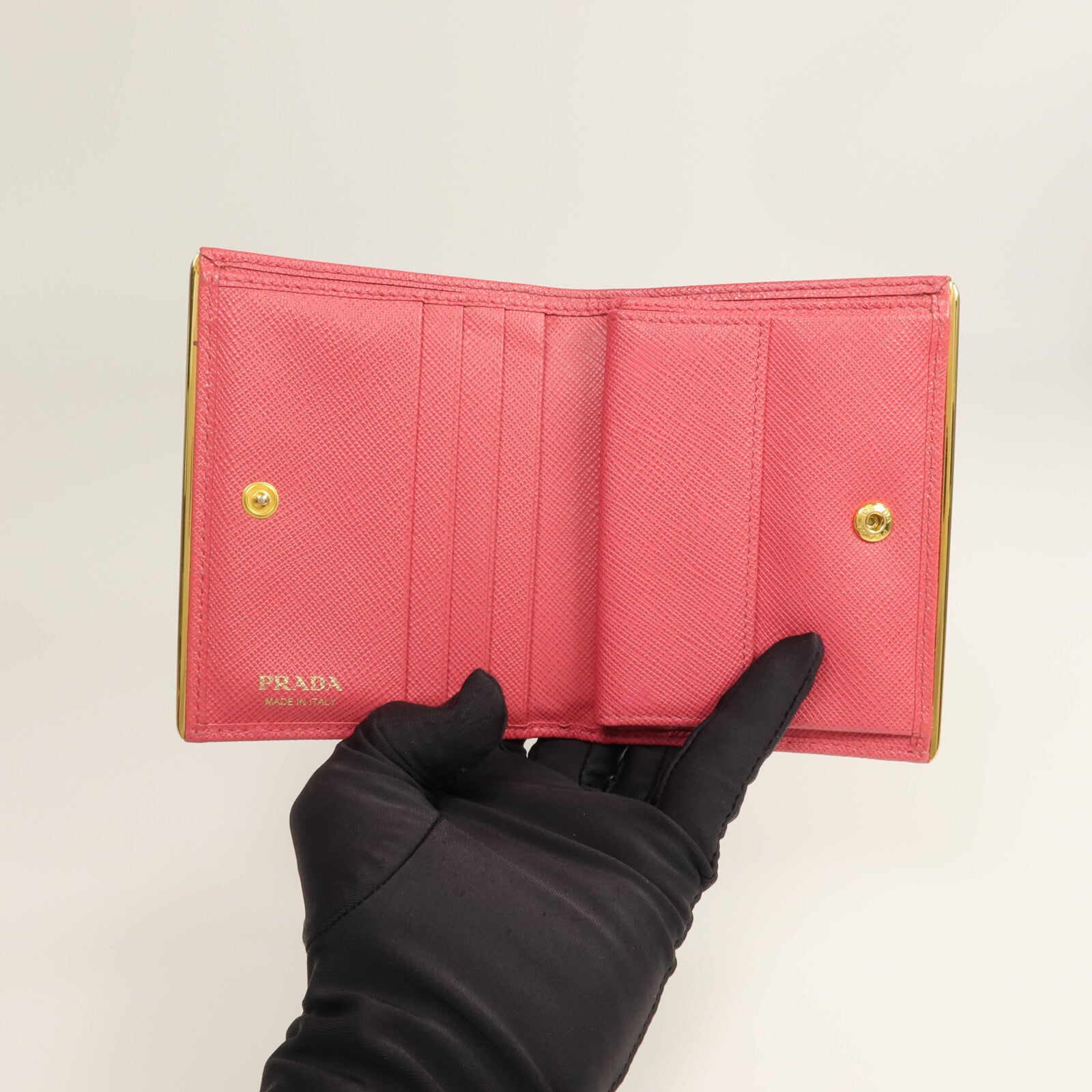 PRADA Saffianop皮革Wallet金扣錢包