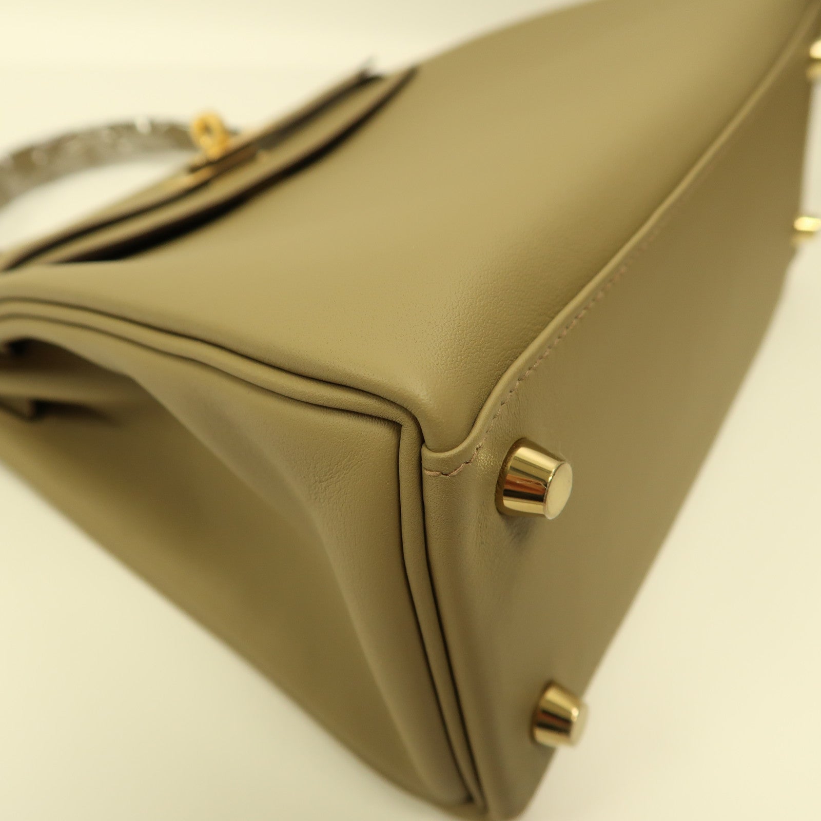 HERMES 【激減優惠】Swift皮革Kelly 25金扣手挽肩背兩用袋馬爾法米色
