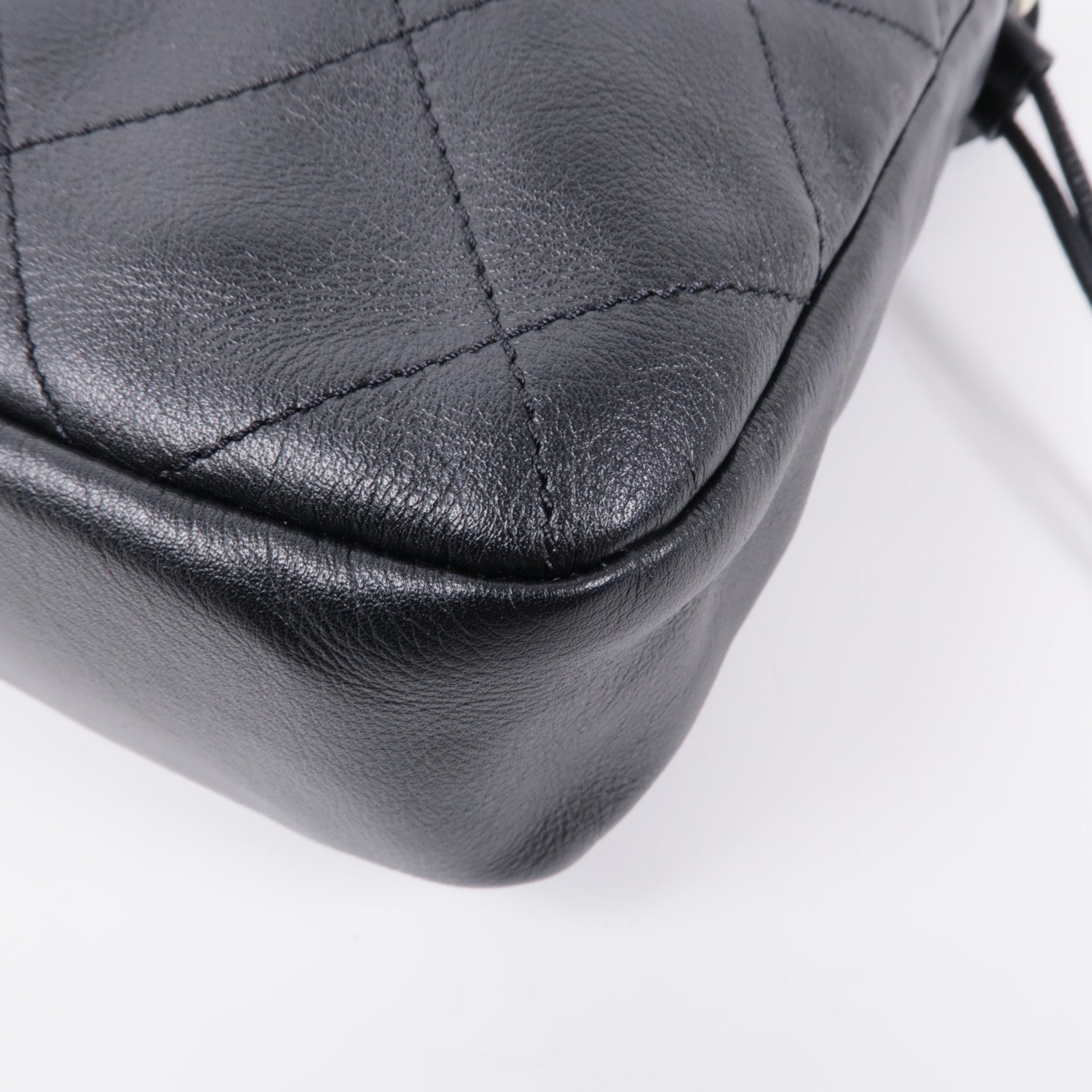 CHANEL 牛皮皮革Bucket金扣鏈帶肩背袋