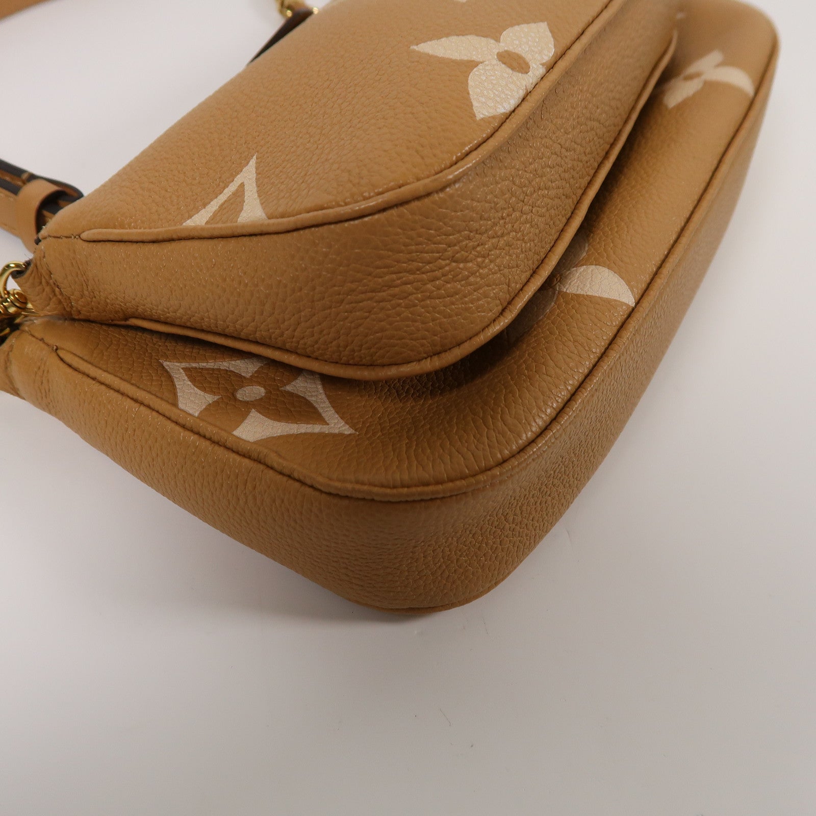 LOUIS VUITTON Monogram Empreinte Multi Pochette Accessoires金扣鏈帶手挽肩背兩用袋淺棕色/米色