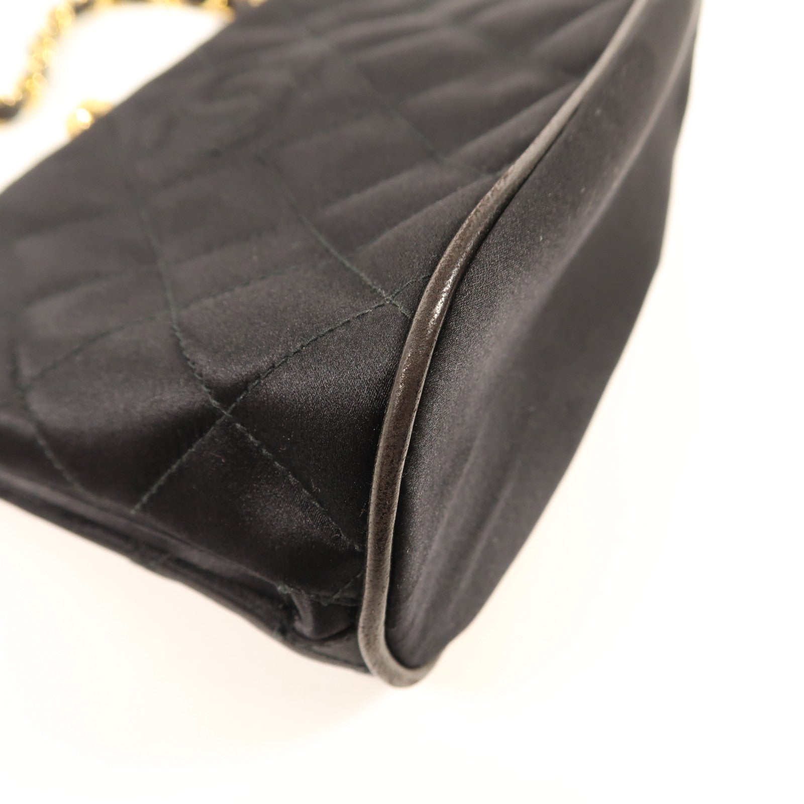 CHANEL 絲質Shoulder Bag金扣鏈帶肩背袋