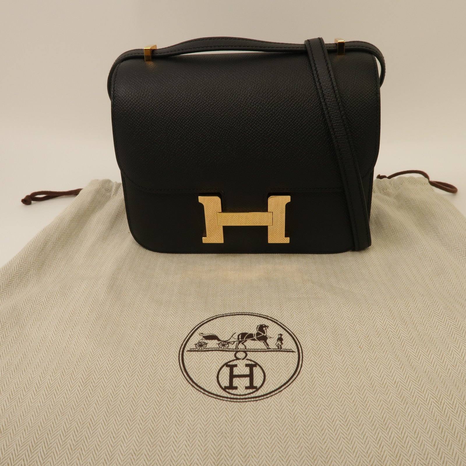 HERMES Epsom皮革Constance Mini金扣肩背袋黑色