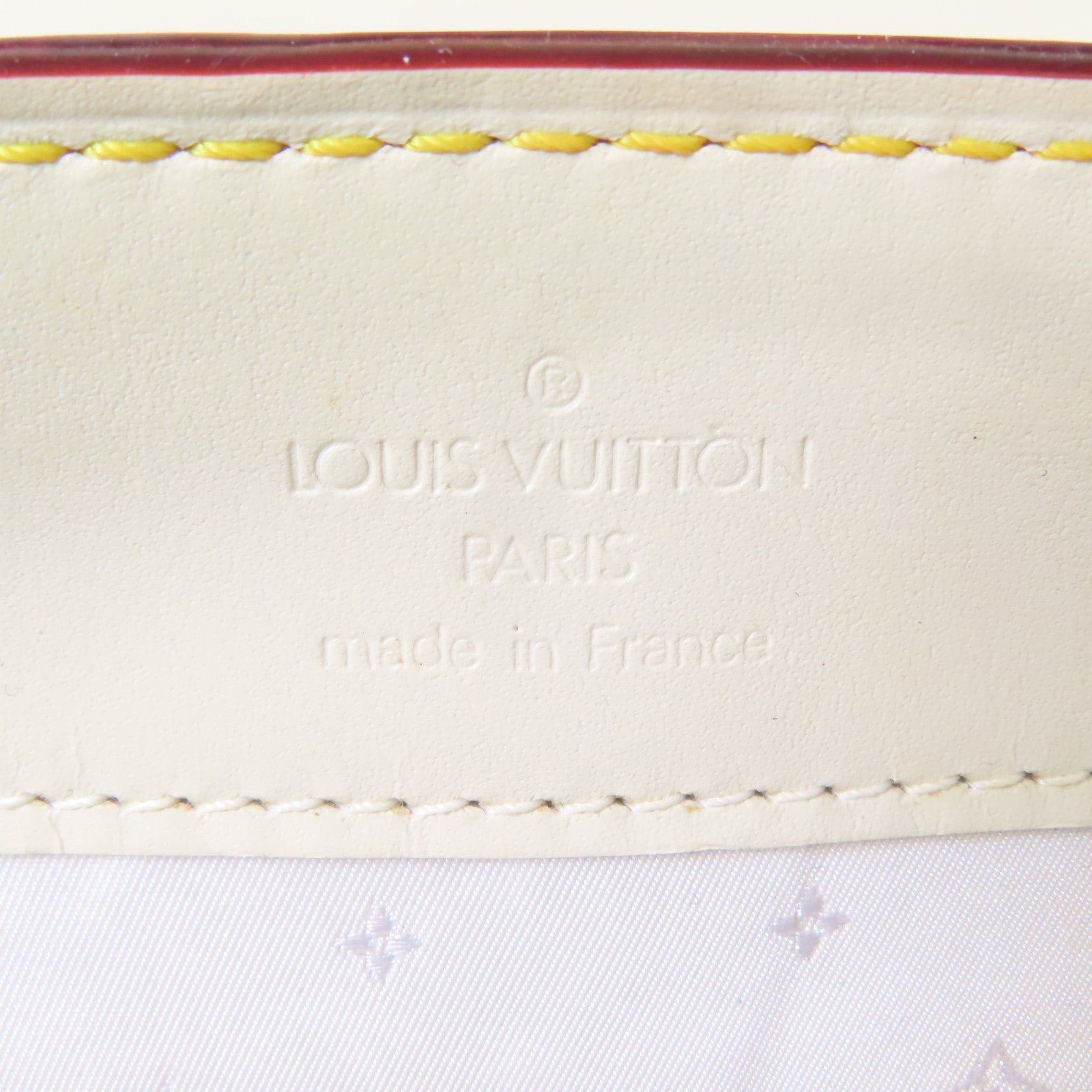 LOUIS VUITTON 皮革Le Talentueux金扣肩背袋白色
