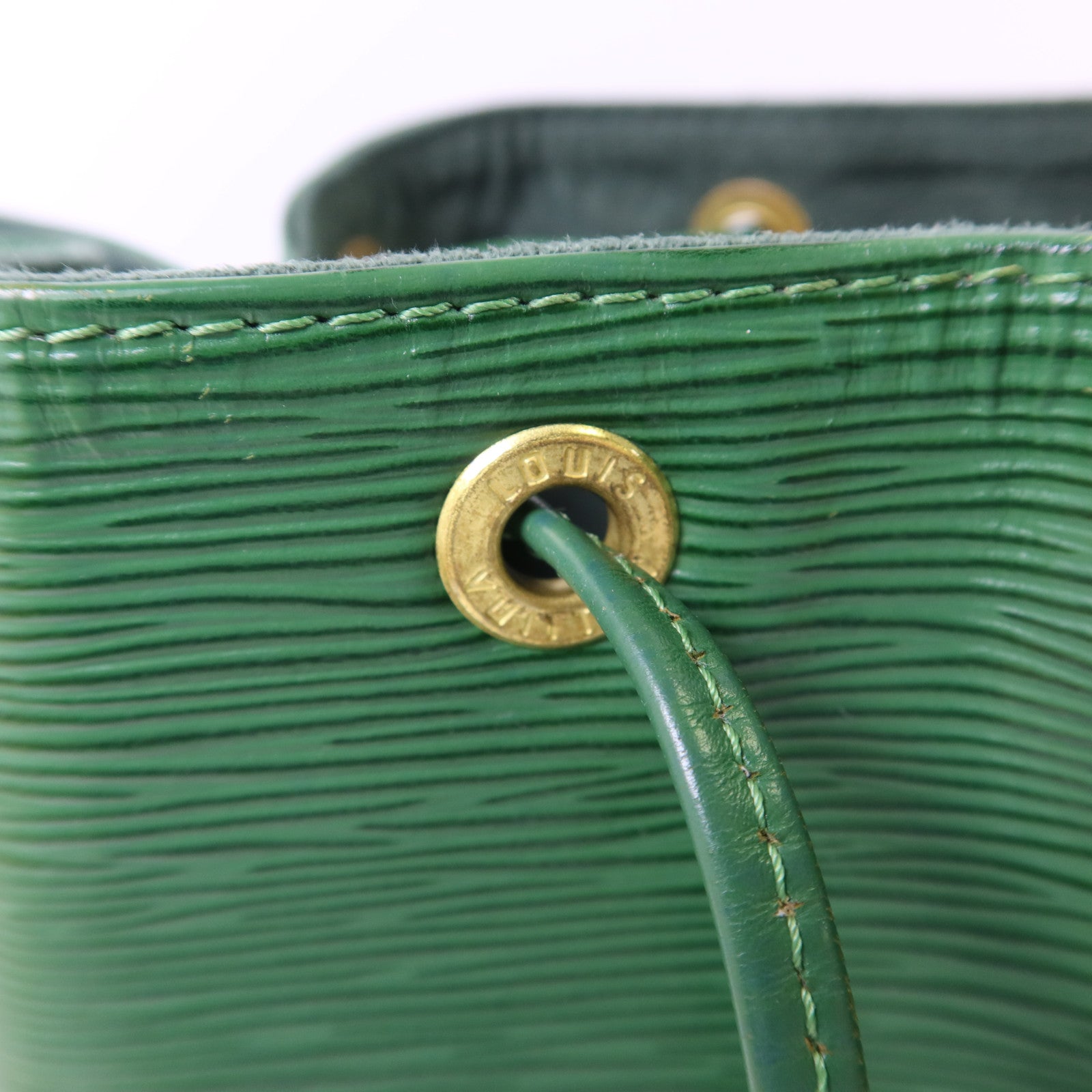 LOUIS VUITTON Epi Petit Noe Bucket金扣肩背袋