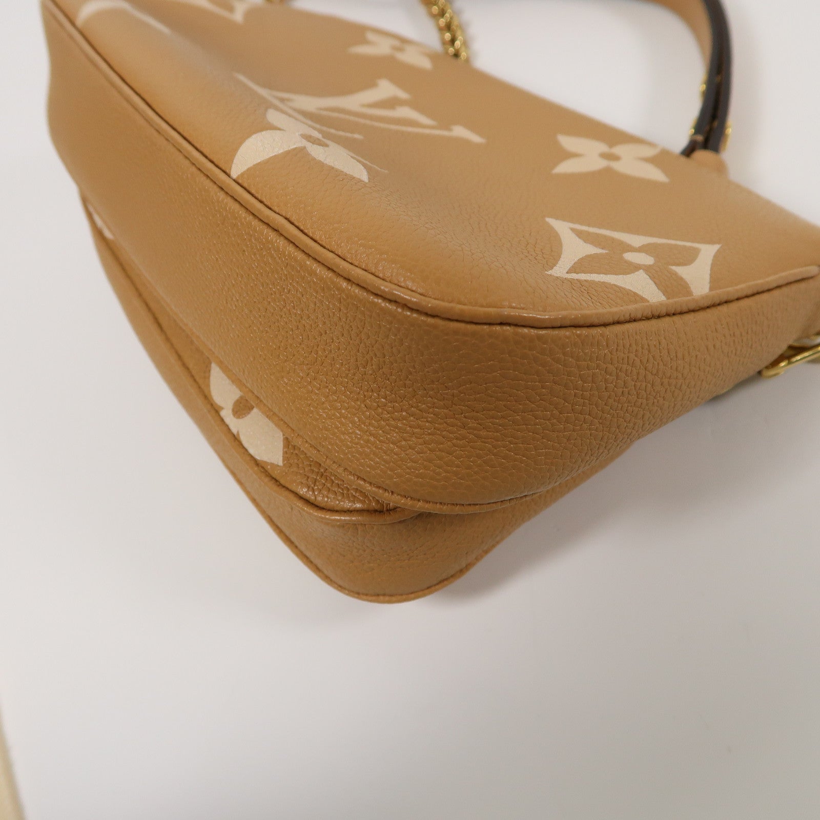 LOUIS VUITTON Monogram Empreinte Multi Pochette Accessoires金扣鏈帶手挽肩背兩用袋淺棕色/米色