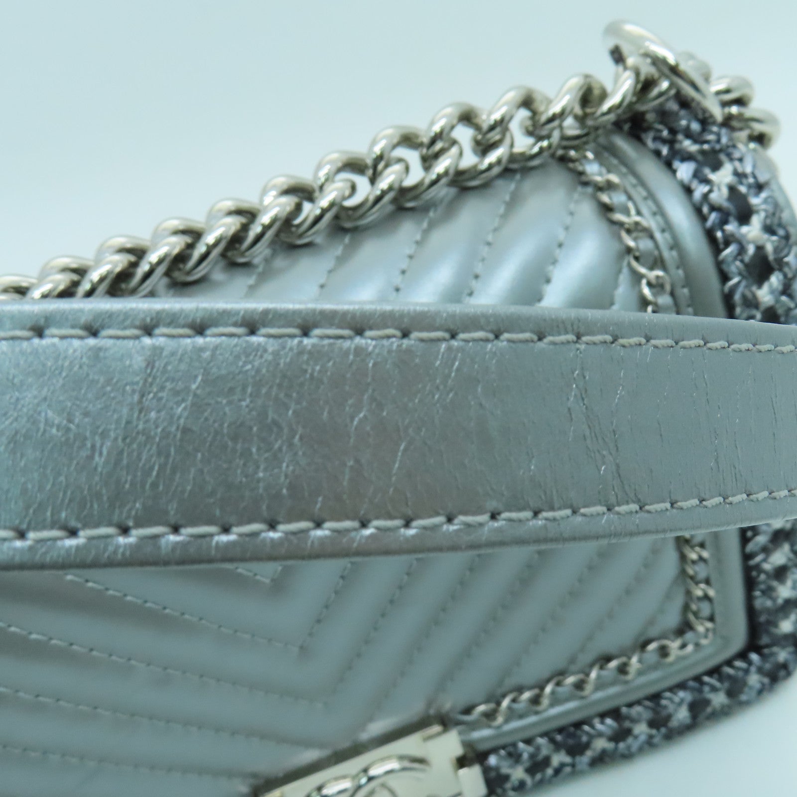 CHANEL 牛皮皮革Boy 25 Chain Shoulder鏈條銀扣肩背袋灰色