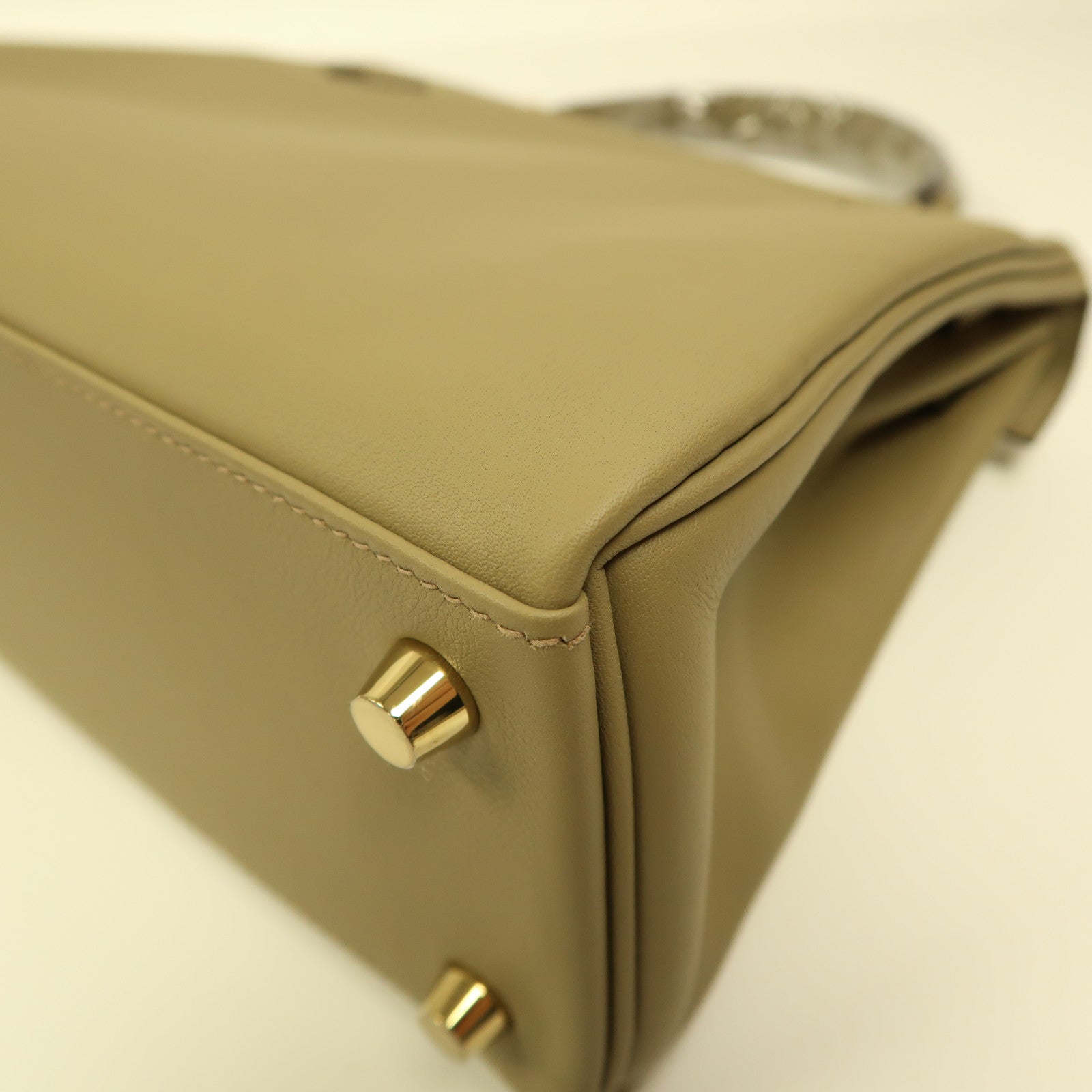 HERMES 【激減優惠】Swift皮革Kelly 25金扣手挽肩背兩用袋馬爾法米色