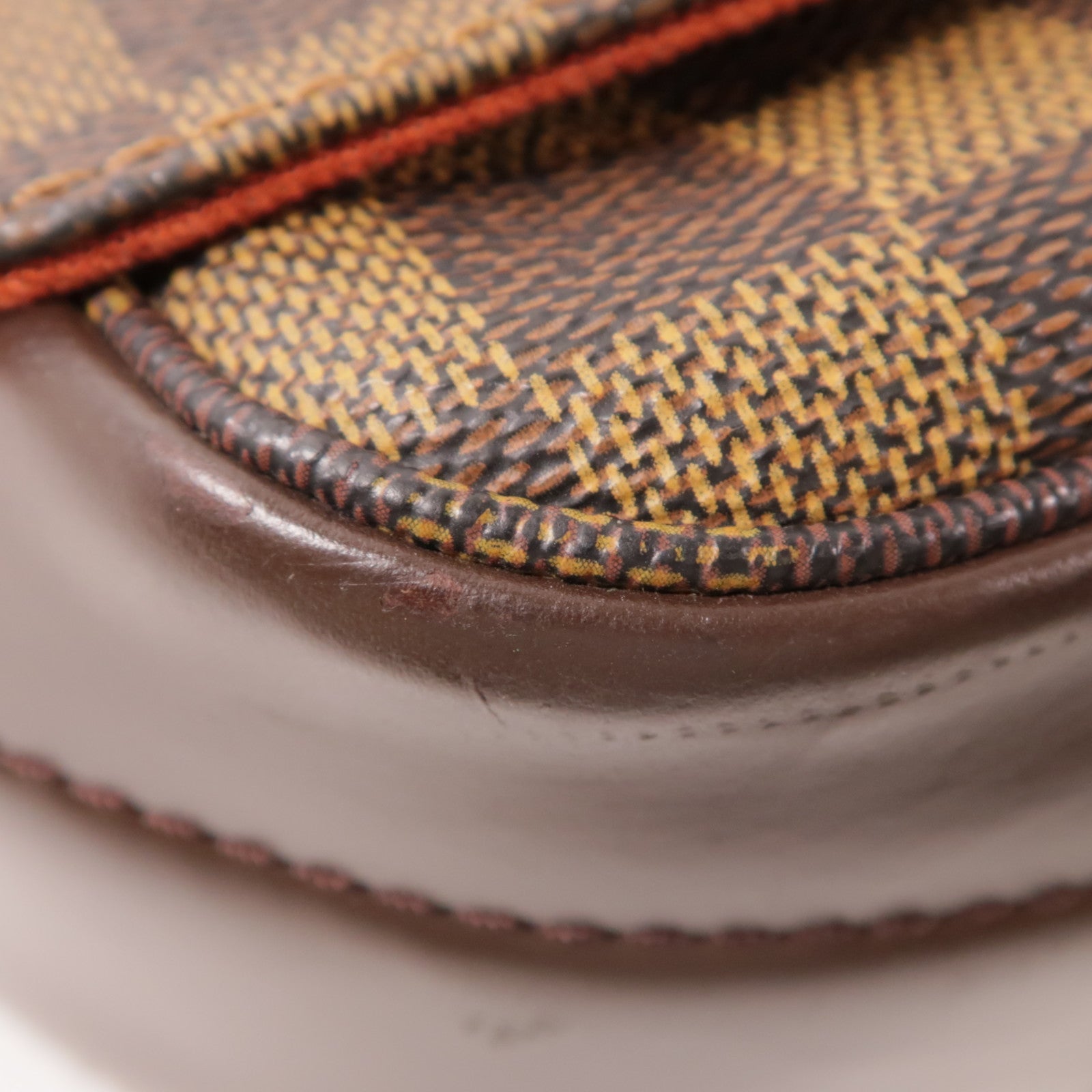 LOUIS VUITTON Damier Bastille金扣肩背袋