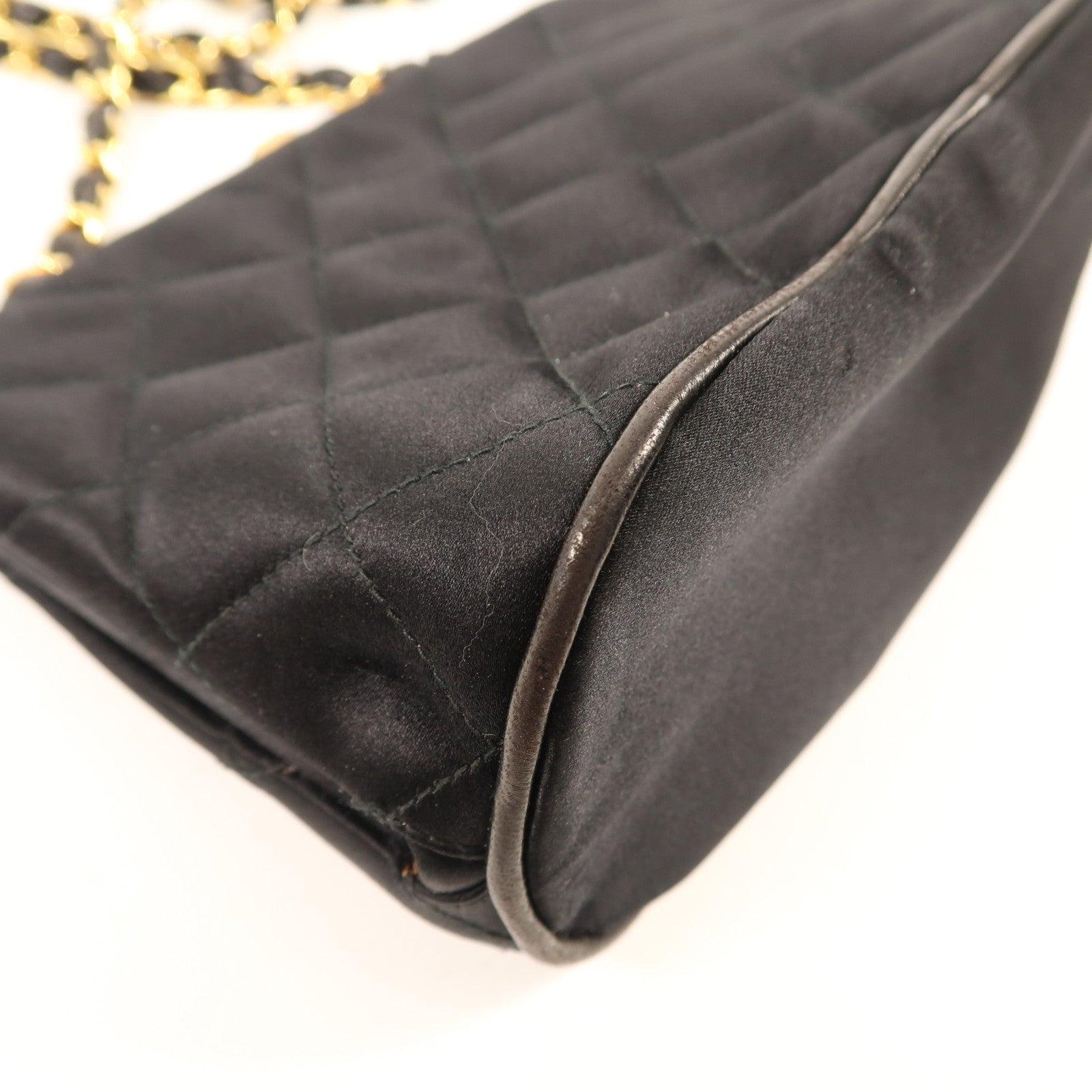 CHANEL 絲質Shoulder Bag金扣鏈帶肩背袋