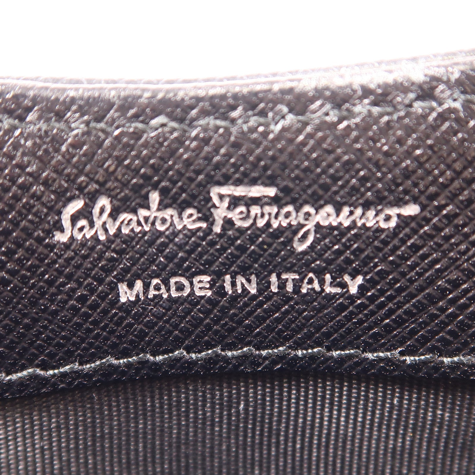 Salvatore Ferragamo 牛皮皮革Chain Bag銀扣鏈帶肩背袋