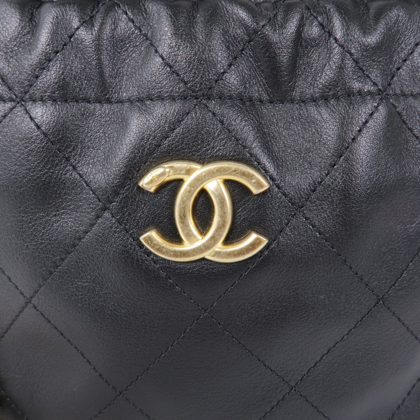 CHANEL 牛皮皮革Bucket金扣鏈帶肩背袋