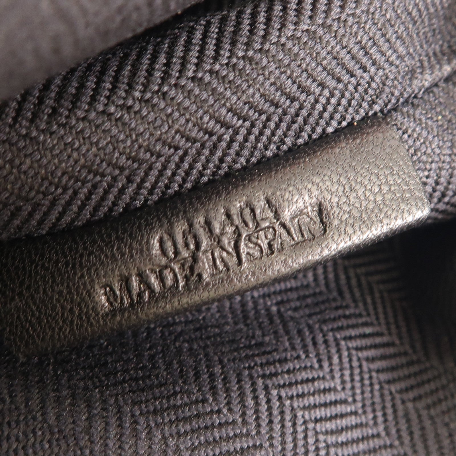 LOEWE 【激減優惠】麂皮皮革Pouch金扣手拿包