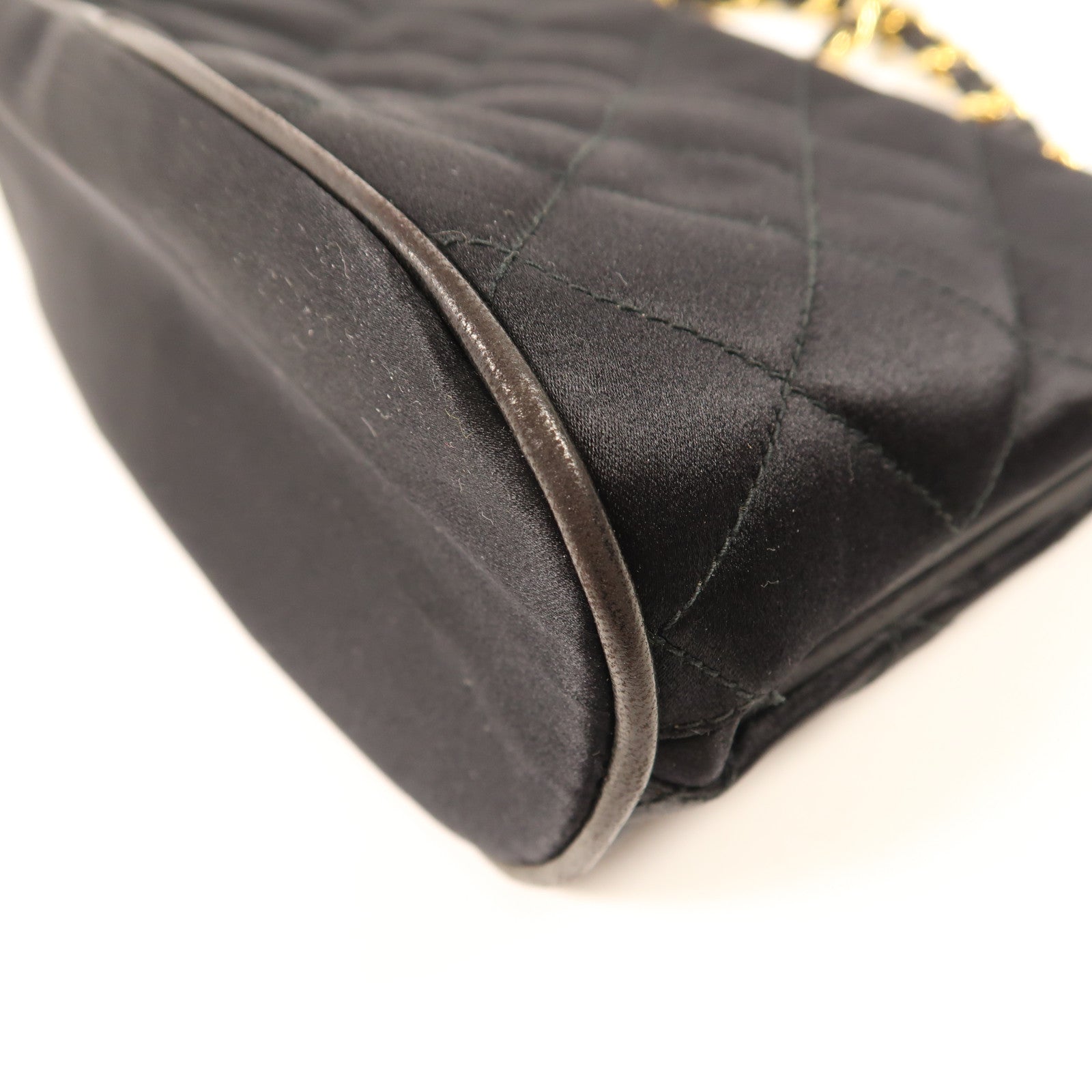 CHANEL 絲質Shoulder Bag金扣鏈帶肩背袋