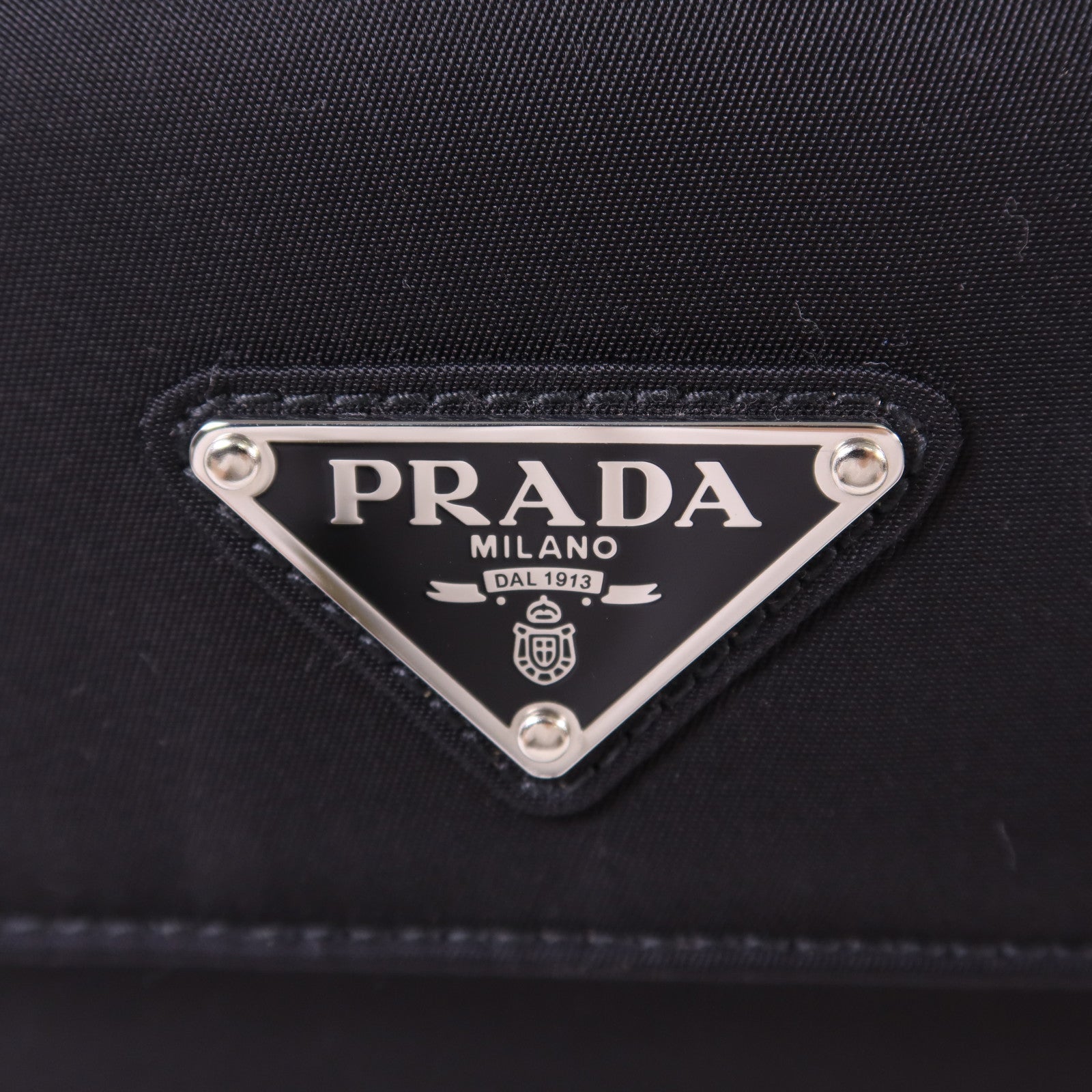 PRADA 尼龍Handbag銀扣手挽袋