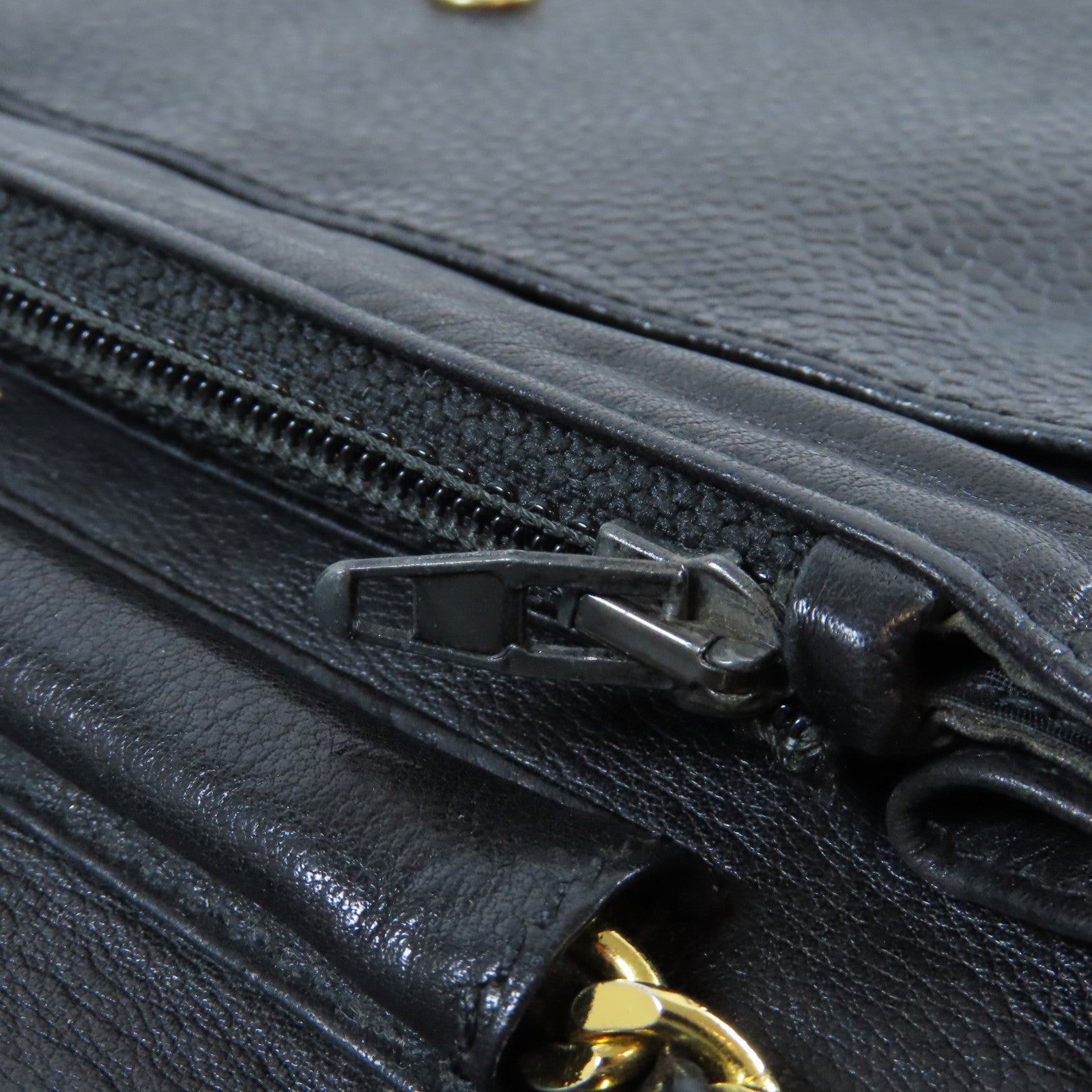 CHANEL Caviar皮革Chain Shoulder Bag金扣肩背袋黑色