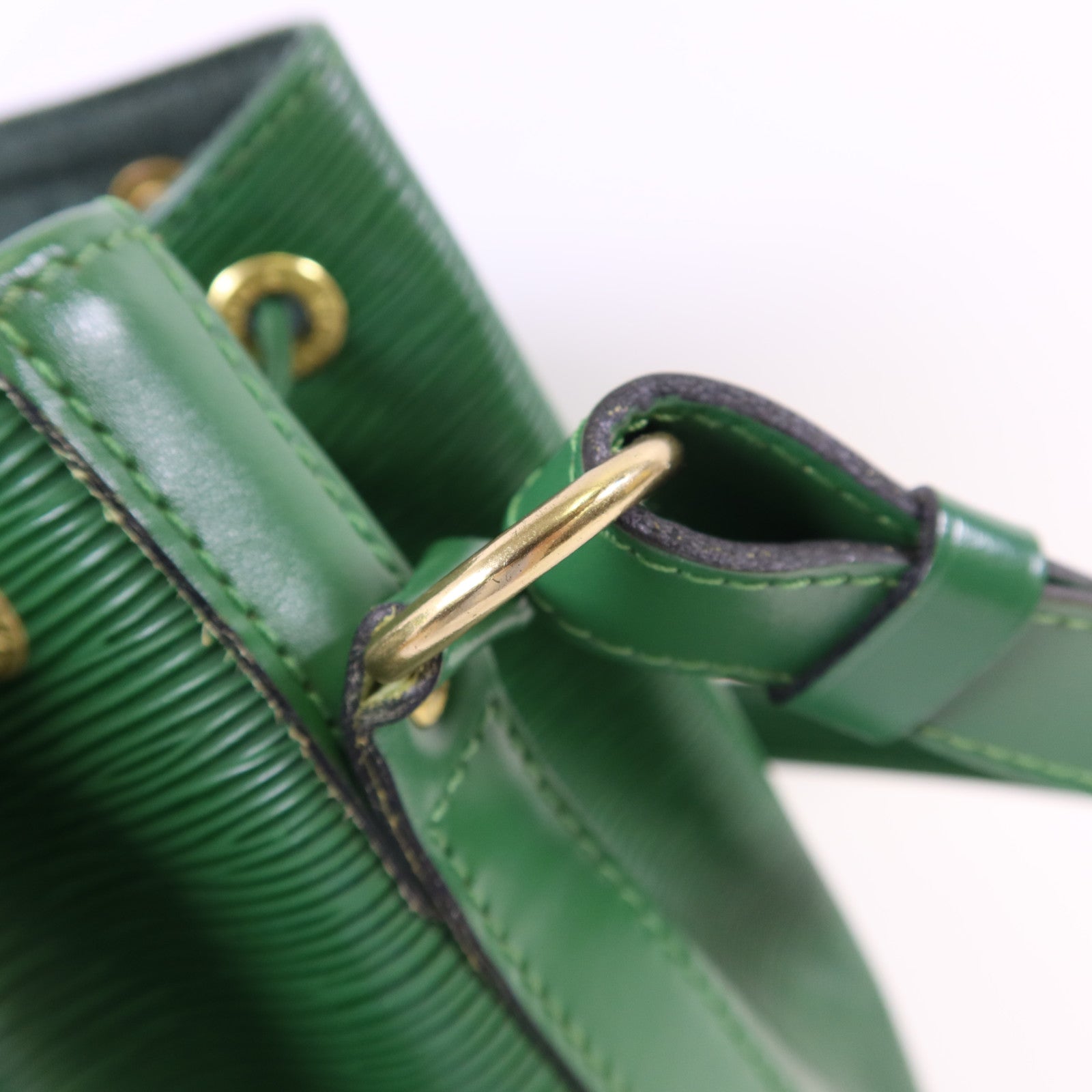 LOUIS VUITTON Epi Petit Noe Bucket金扣肩背袋