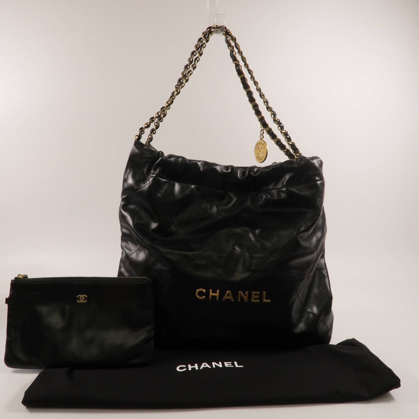 CHANEL 牛皮皮革Chanel 22 Medium鏈帶肩背袋