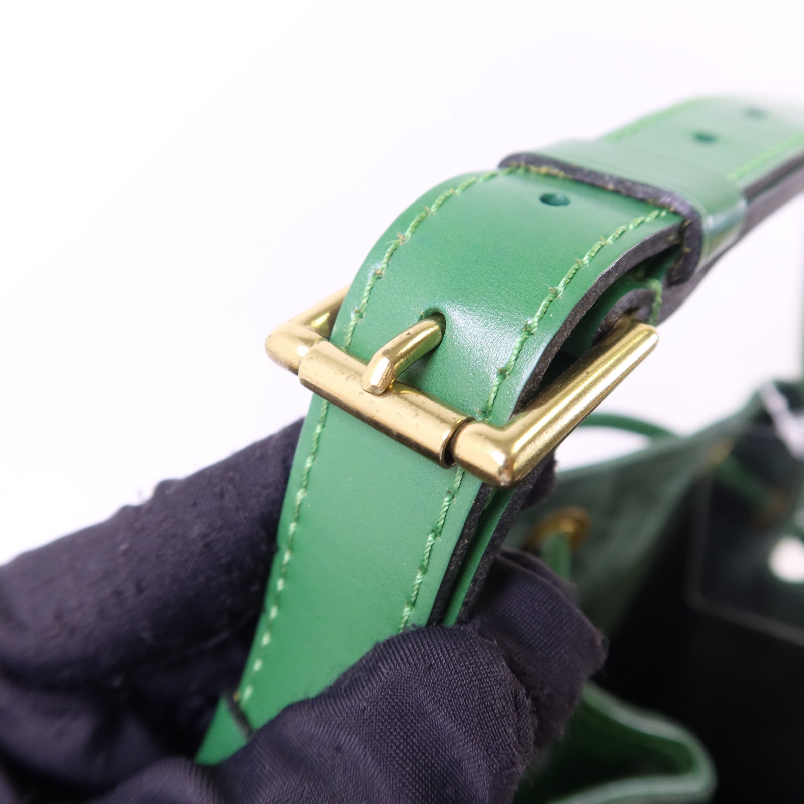 LOUIS VUITTON Epi Petit Noe Bucket金扣肩背袋