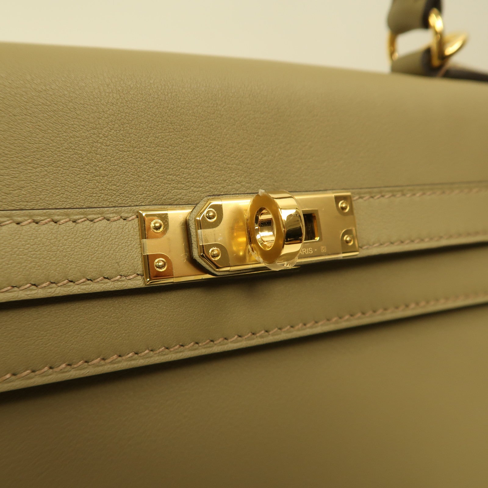 HERMES 【激減優惠】Swift皮革Kelly 25金扣手挽肩背兩用袋馬爾法米色