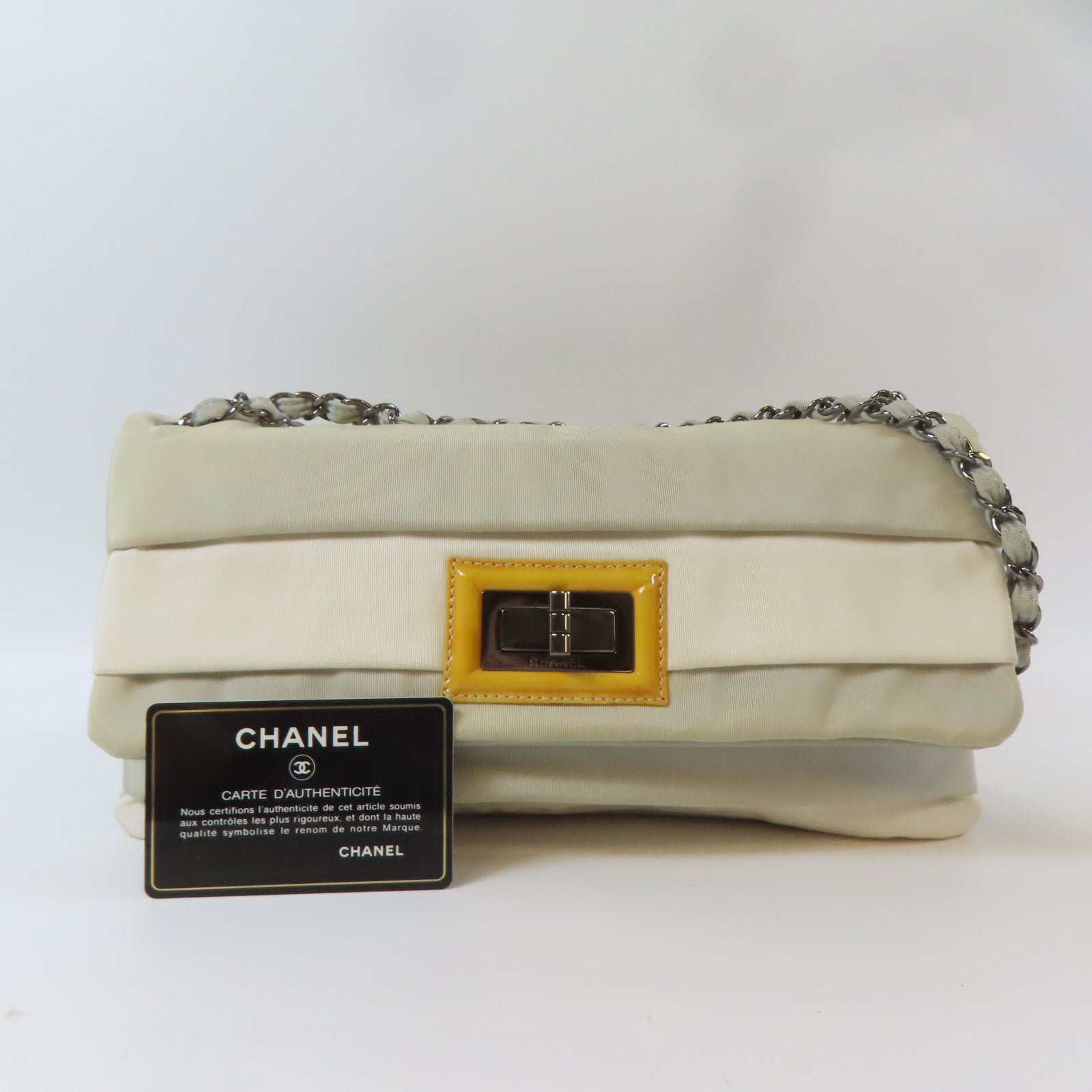 CHANEL 【激減優惠】尼龍Chain Shoulder Bag銀扣鏈帶肩背袋米色
