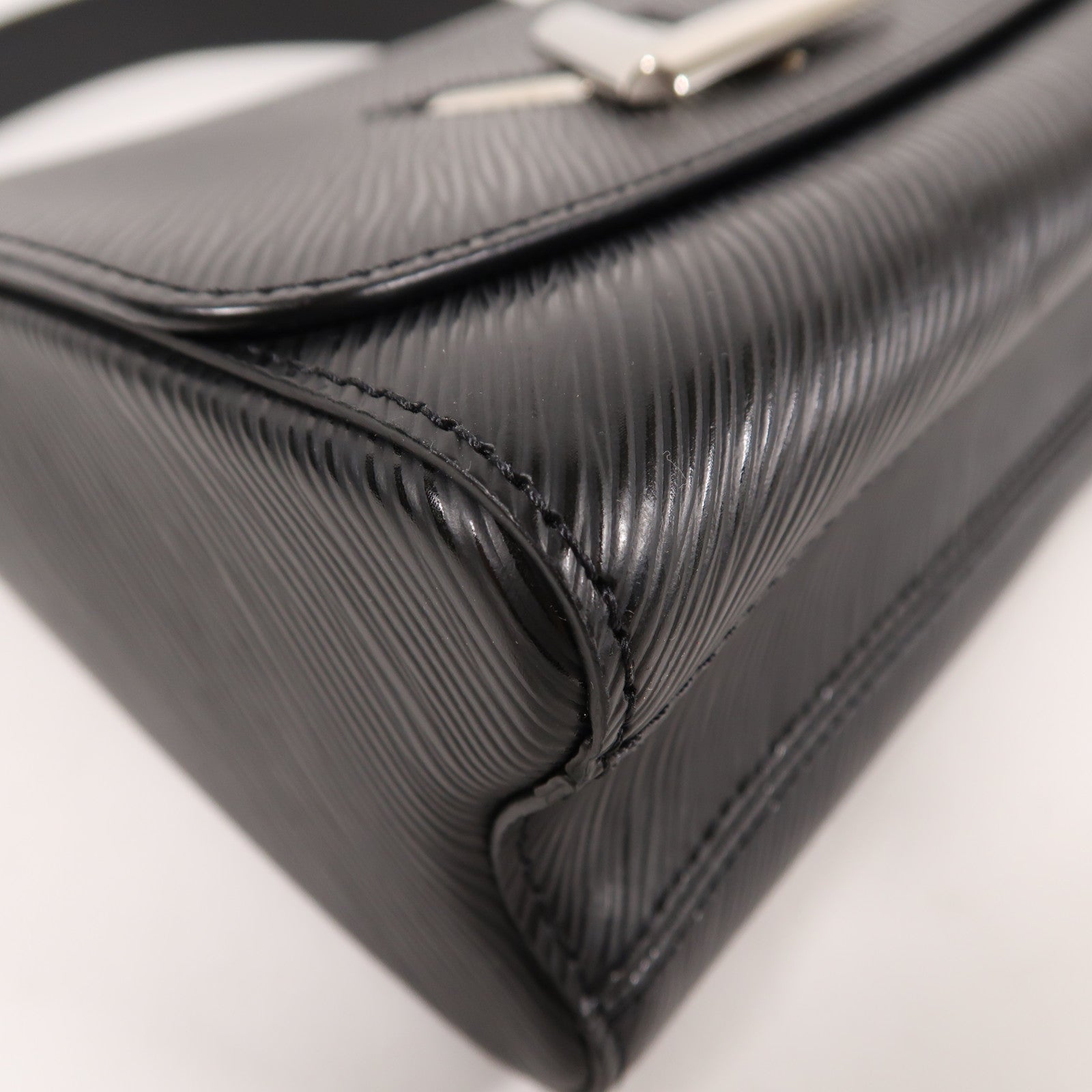 LOUIS VUITTON LV SHW Twist Shoulder Bag M50282 Epi Black