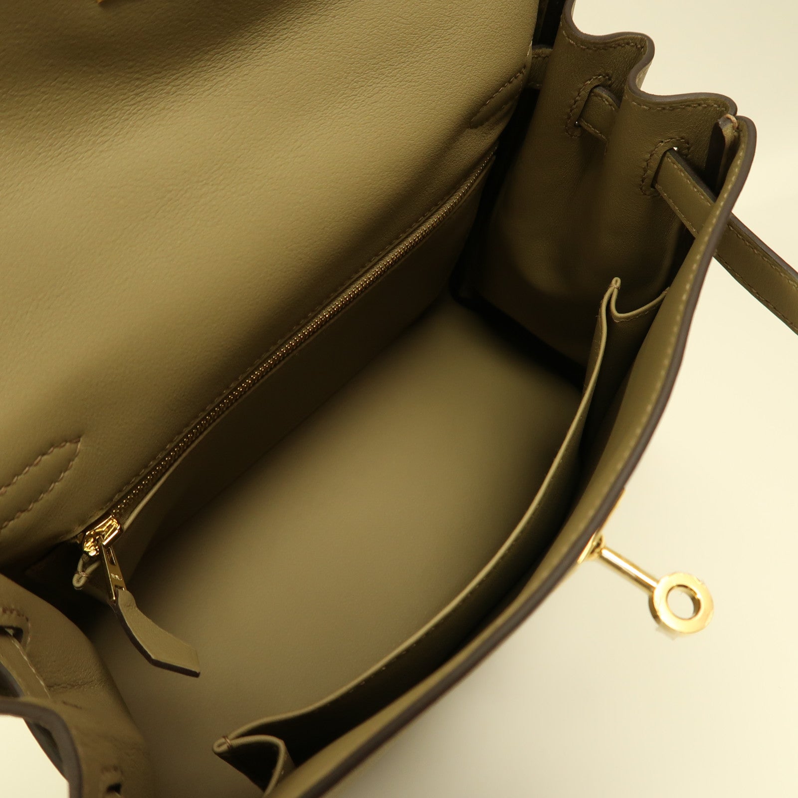 HERMES 【激減優惠】Swift皮革Kelly 25金扣手挽肩背兩用袋馬爾法米色