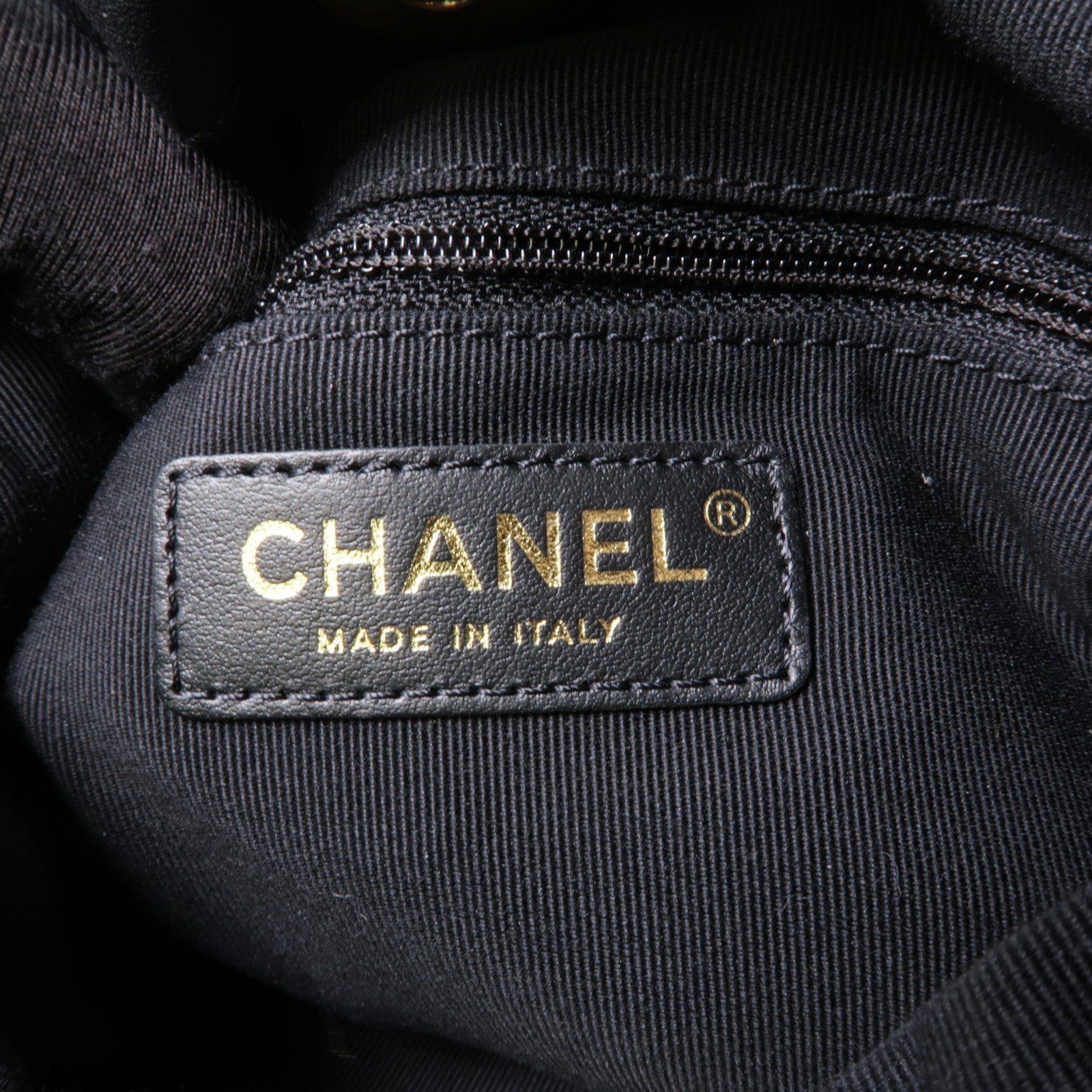 CHANEL 牛皮皮革Bucket金扣鏈帶肩背袋