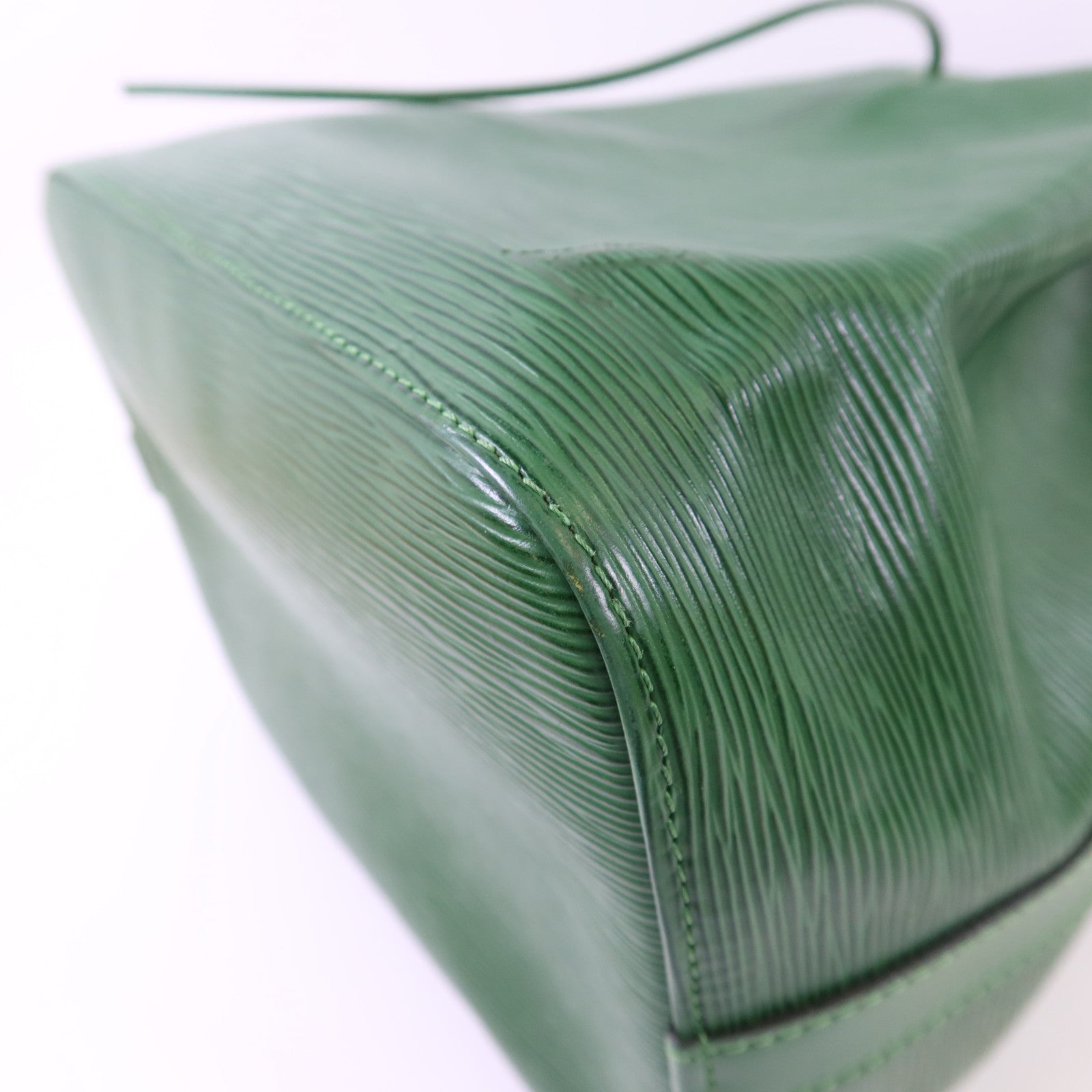 LOUIS VUITTON Epi Petit Noe Bucket金扣肩背袋