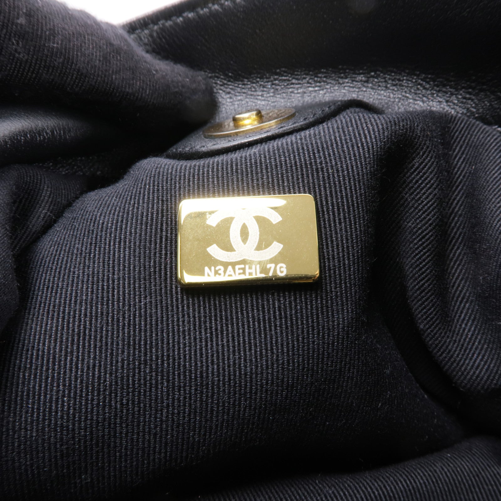 CHANEL 牛皮皮革Bucket金扣鏈帶肩背袋