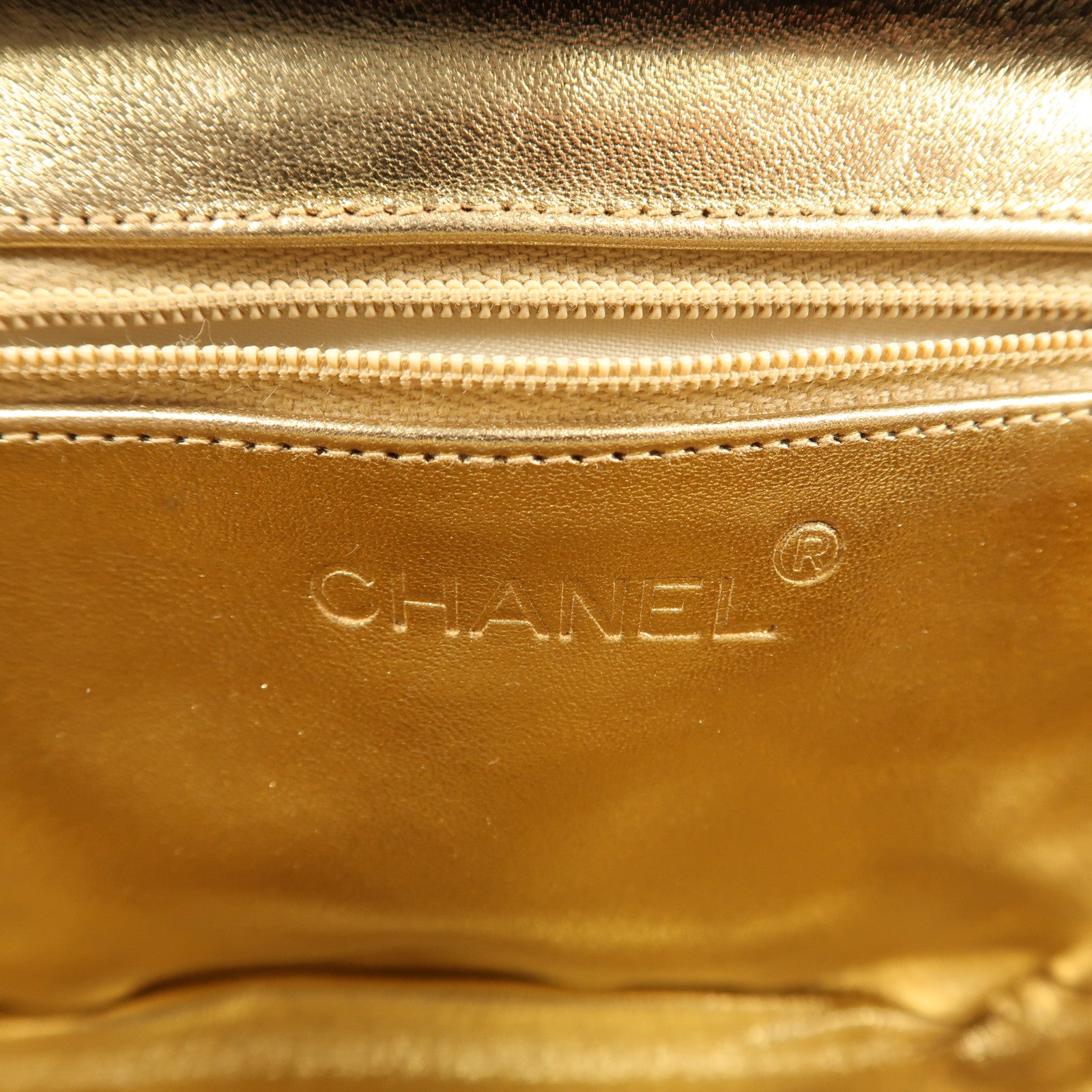 CHANEL 絲質Shoulder Bag金扣鏈帶肩背袋