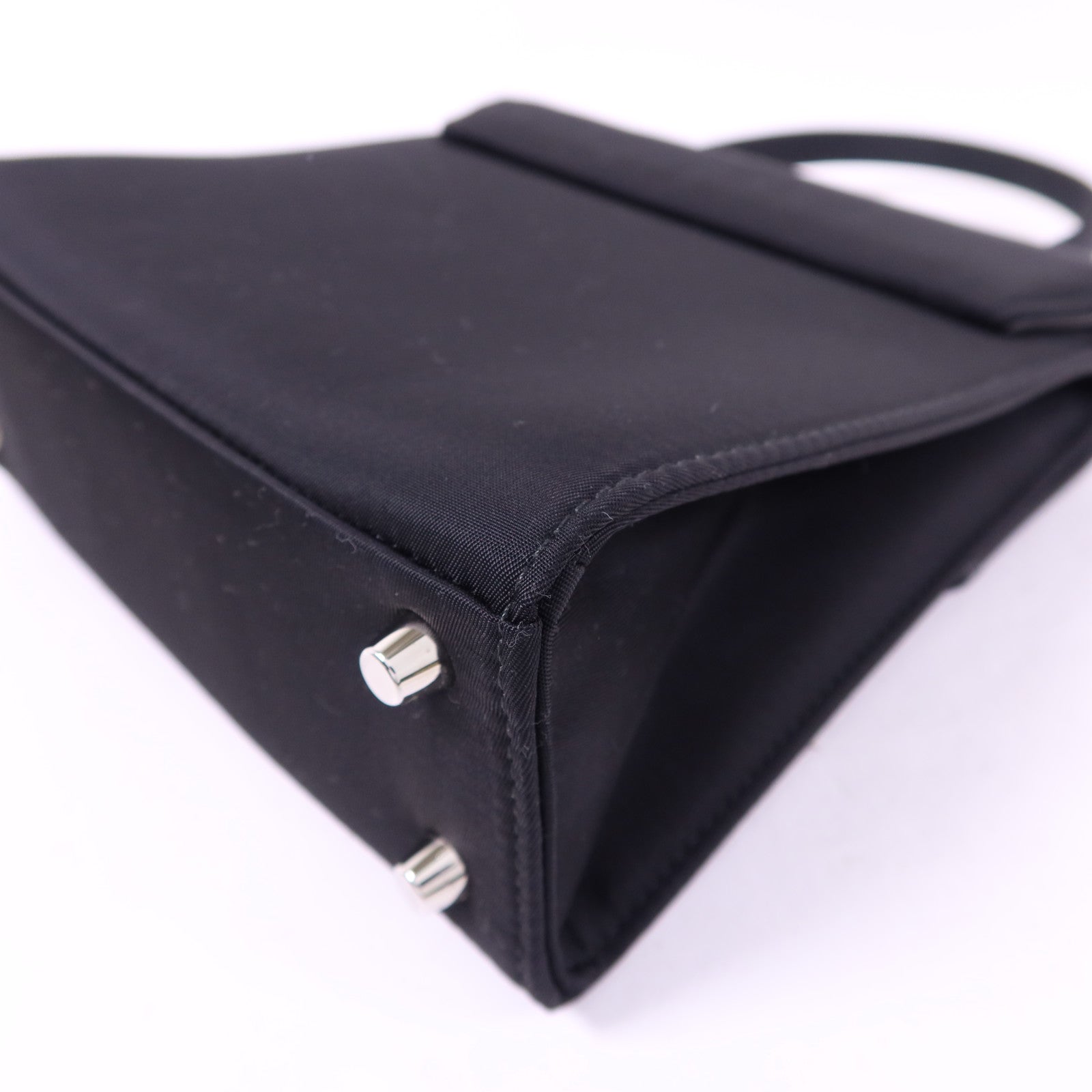 PRADA 尼龍Handbag銀扣手挽袋