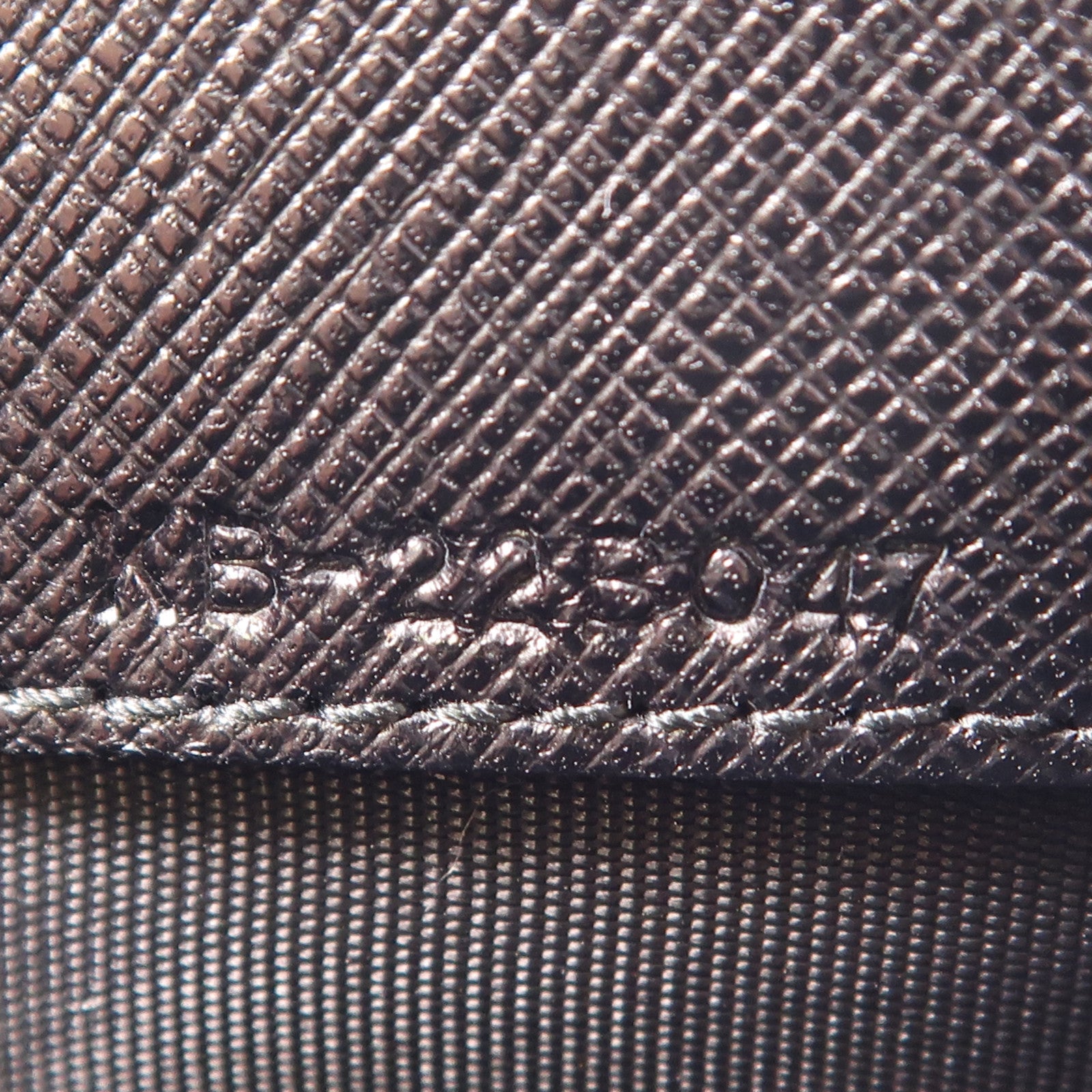 Salvatore Ferragamo 牛皮皮革Chain Bag銀扣鏈帶肩背袋
