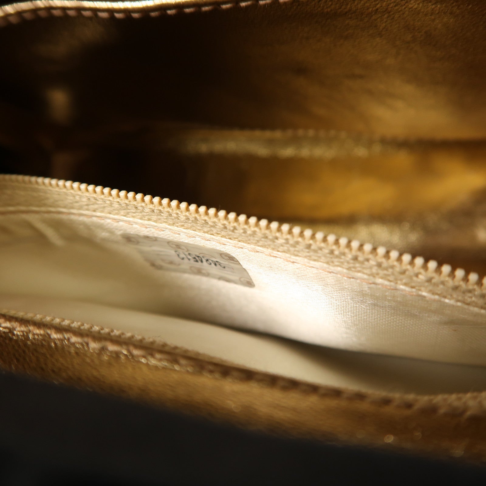 CHANEL 【激減優惠】絲質Shoulder Bag金扣鏈帶肩背袋